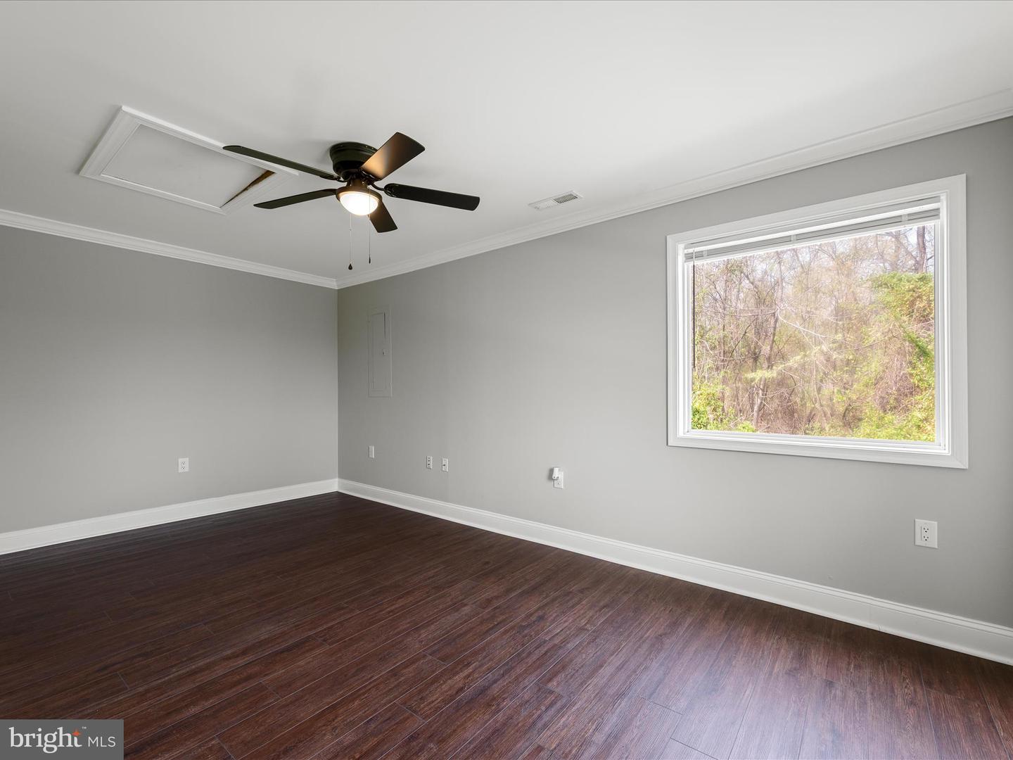 6075 STRASBURG RD, STRASBURG, Virginia 22657, 4 Bedrooms Bedrooms, ,2 BathroomsBathrooms,Residential,For sale,6075 STRASBURG RD,VAWR2010548 MLS # VAWR2010548