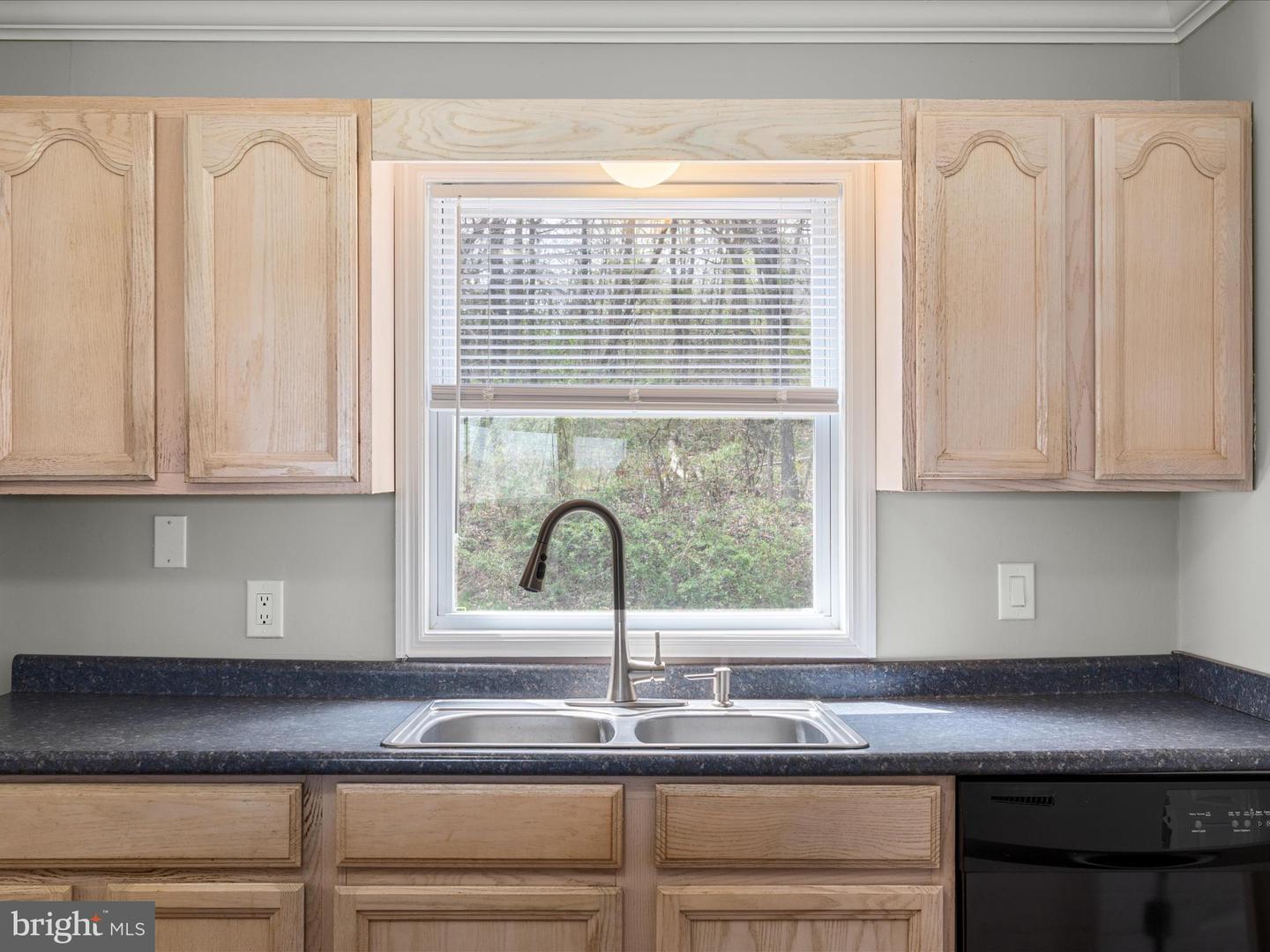 6075 STRASBURG RD, STRASBURG, Virginia 22657, 4 Bedrooms Bedrooms, ,2 BathroomsBathrooms,Residential,For sale,6075 STRASBURG RD,VAWR2010548 MLS # VAWR2010548