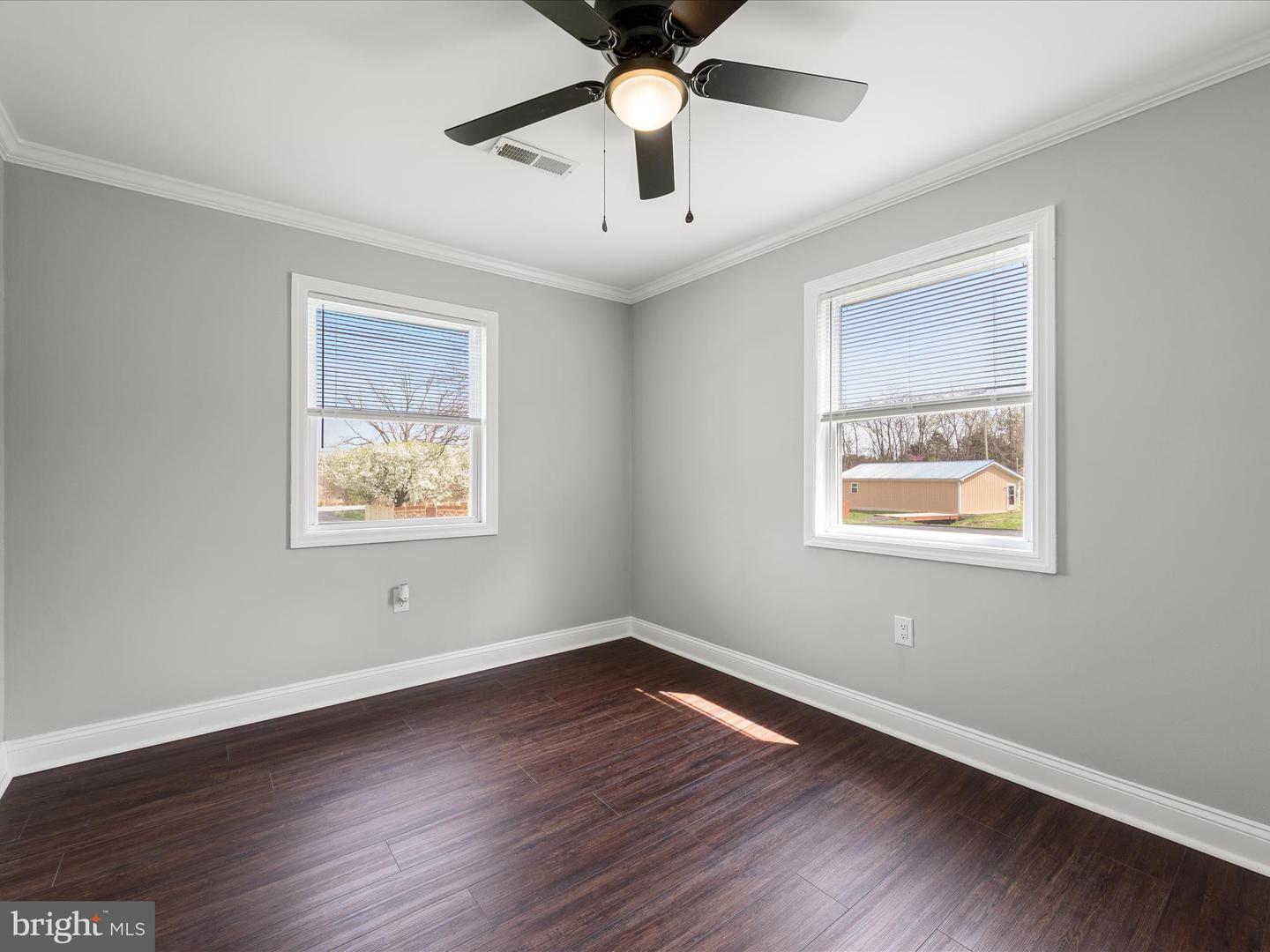 6075 STRASBURG RD, STRASBURG, Virginia 22657, 4 Bedrooms Bedrooms, ,2 BathroomsBathrooms,Residential,For sale,6075 STRASBURG RD,VAWR2010548 MLS # VAWR2010548