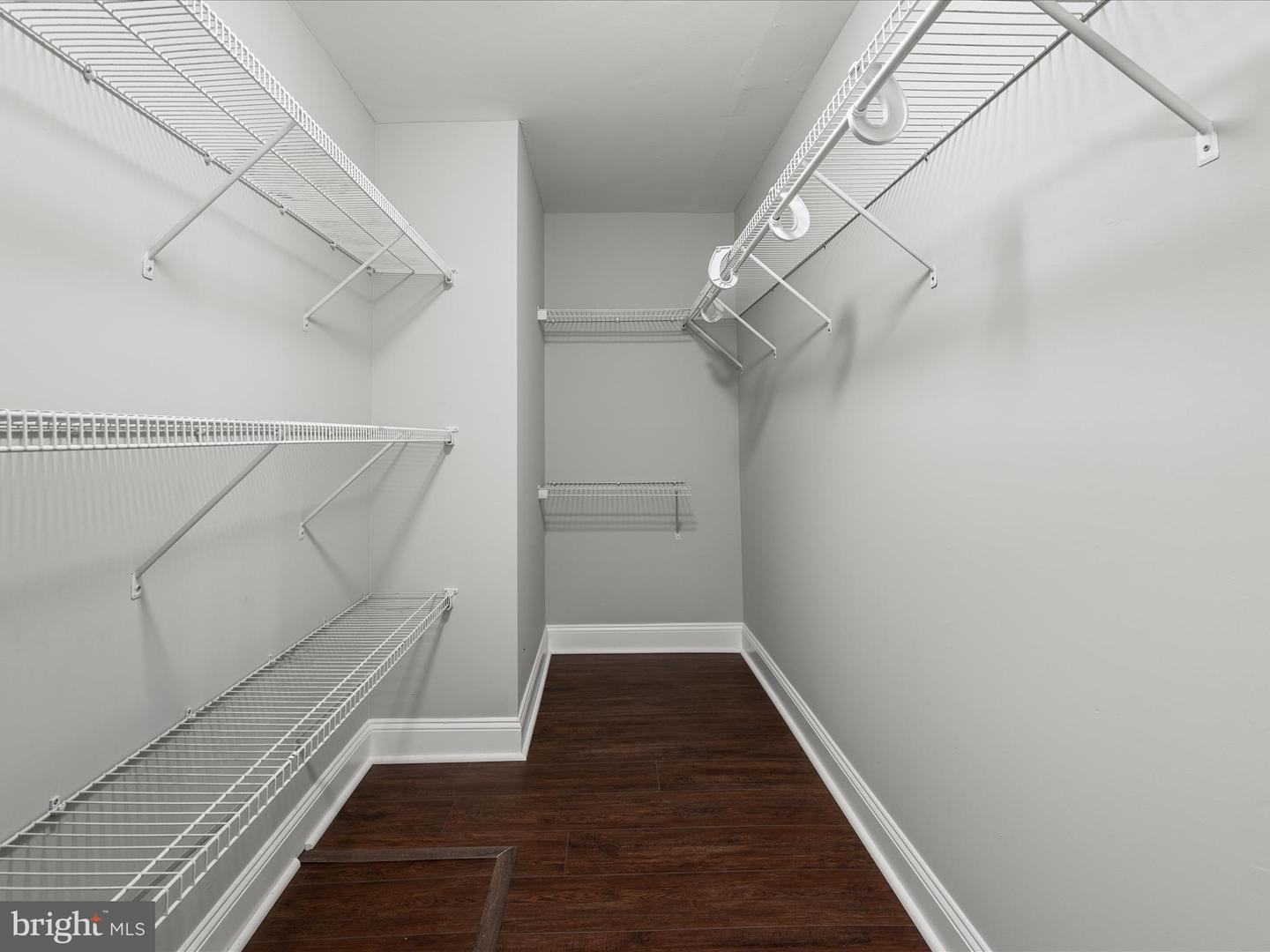 6075 STRASBURG RD, STRASBURG, Virginia 22657, 4 Bedrooms Bedrooms, ,2 BathroomsBathrooms,Residential,For sale,6075 STRASBURG RD,VAWR2010548 MLS # VAWR2010548