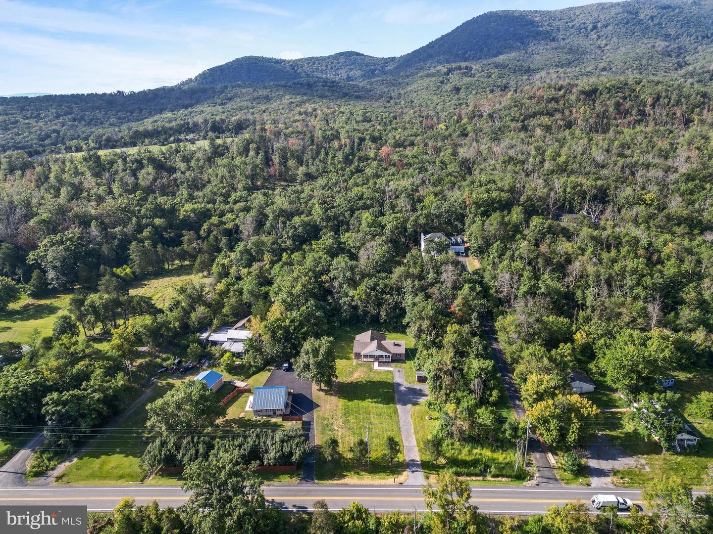 6075 STRASBURG RD, STRASBURG, Virginia 22657, 4 Bedrooms Bedrooms, ,2 BathroomsBathrooms,Residential,For sale,6075 STRASBURG RD,VAWR2010548 MLS # VAWR2010548