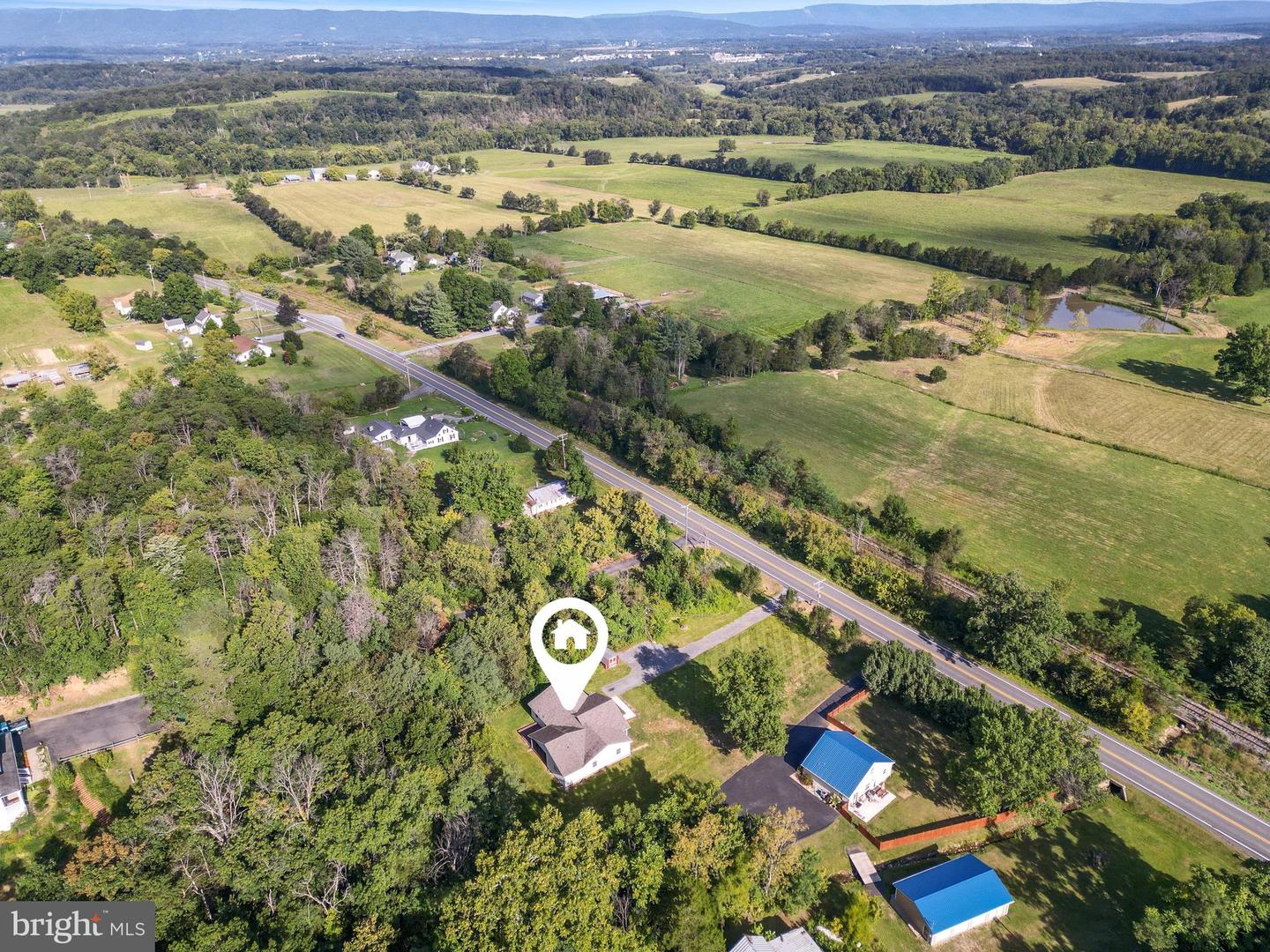 6075 STRASBURG RD, STRASBURG, Virginia 22657, 4 Bedrooms Bedrooms, ,2 BathroomsBathrooms,Residential,For sale,6075 STRASBURG RD,VAWR2010548 MLS # VAWR2010548