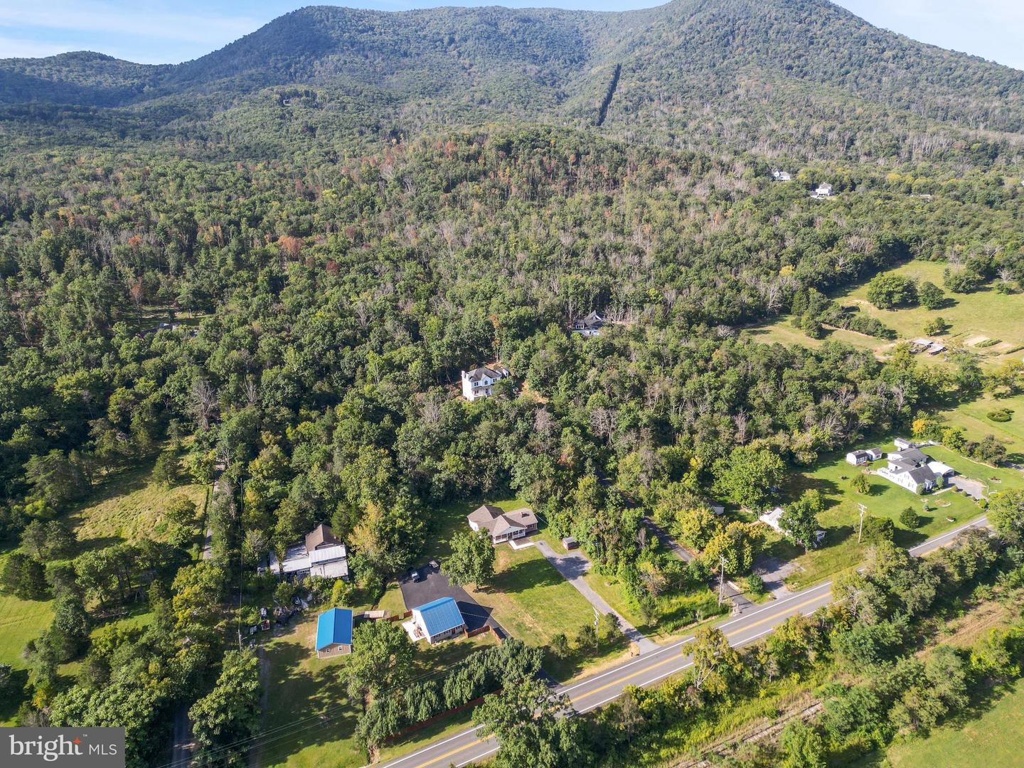 6075 STRASBURG RD, STRASBURG, Virginia 22657, 4 Bedrooms Bedrooms, ,2 BathroomsBathrooms,Residential,For sale,6075 STRASBURG RD,VAWR2010548 MLS # VAWR2010548