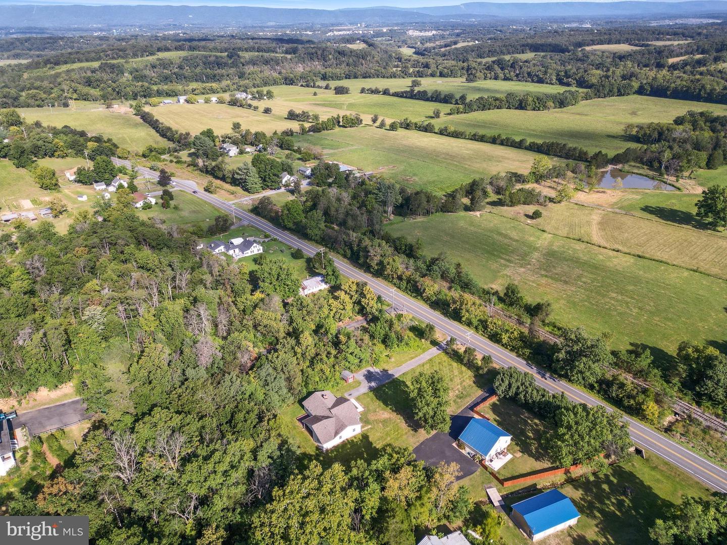 6075 STRASBURG RD, STRASBURG, Virginia 22657, 4 Bedrooms Bedrooms, ,2 BathroomsBathrooms,Residential,For sale,6075 STRASBURG RD,VAWR2010548 MLS # VAWR2010548
