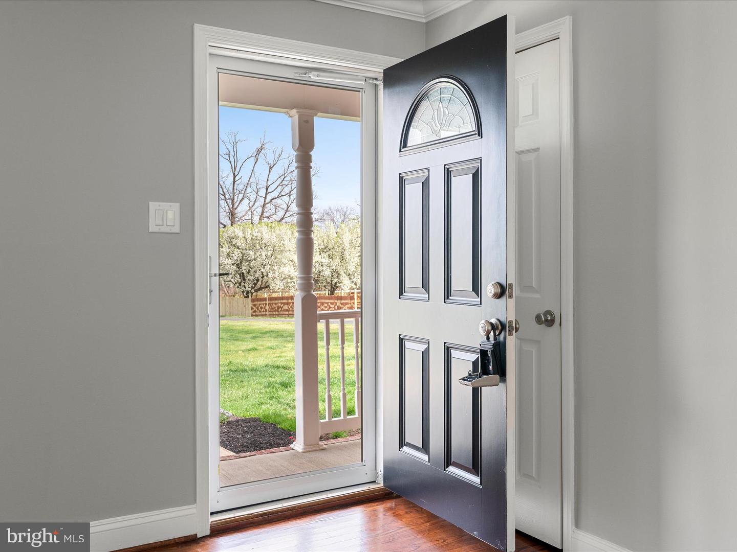 6075 STRASBURG RD, STRASBURG, Virginia 22657, 4 Bedrooms Bedrooms, ,2 BathroomsBathrooms,Residential,For sale,6075 STRASBURG RD,VAWR2010548 MLS # VAWR2010548