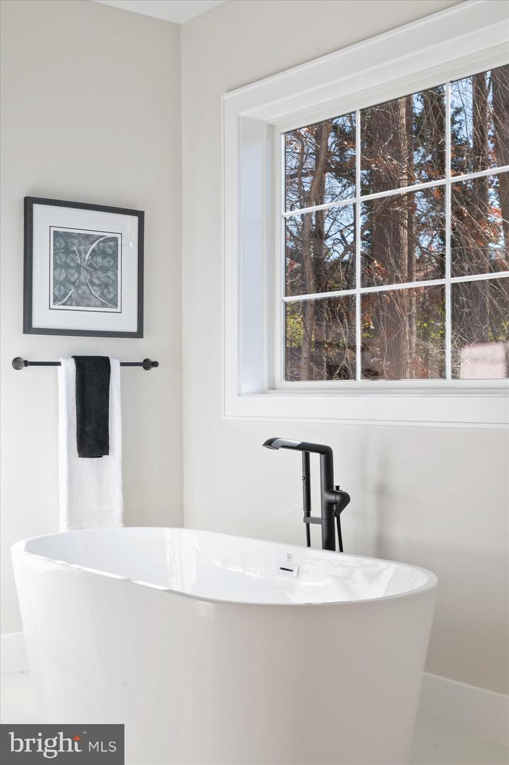 2929 N GREENCASTLE ST, ARLINGTON, Virginia 22207, 6 Bedrooms Bedrooms, ,6 BathroomsBathrooms,Residential,For sale,2929 N GREENCASTLE ST,VAAR2055410 MLS # VAAR2055410