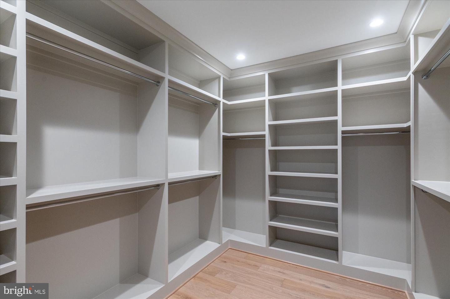 2929 N GREENCASTLE ST, ARLINGTON, Virginia 22207, 6 Bedrooms Bedrooms, ,6 BathroomsBathrooms,Residential,For sale,2929 N GREENCASTLE ST,VAAR2055410 MLS # VAAR2055410