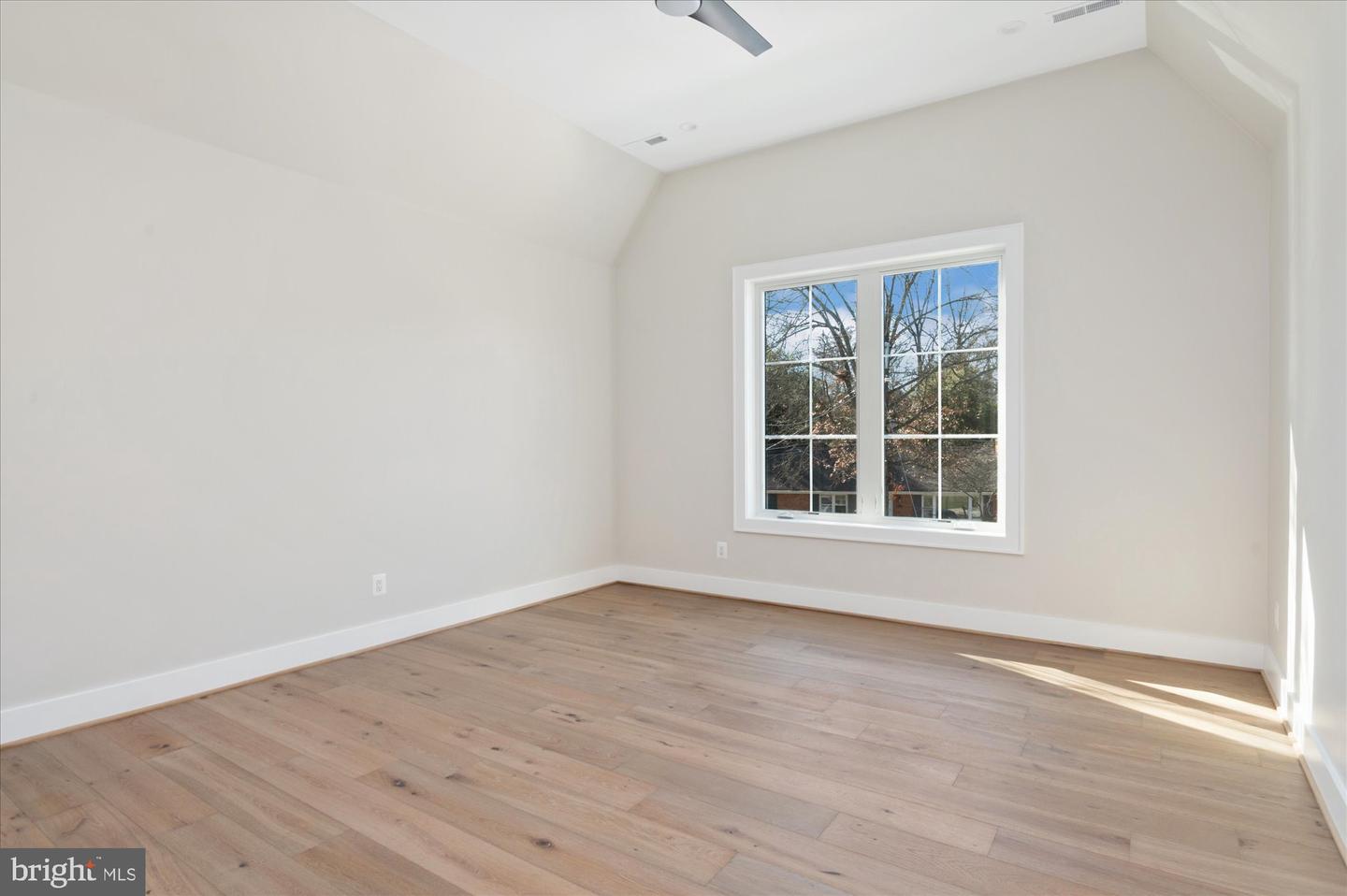 2929 N GREENCASTLE ST, ARLINGTON, Virginia 22207, 6 Bedrooms Bedrooms, ,6 BathroomsBathrooms,Residential,For sale,2929 N GREENCASTLE ST,VAAR2055410 MLS # VAAR2055410