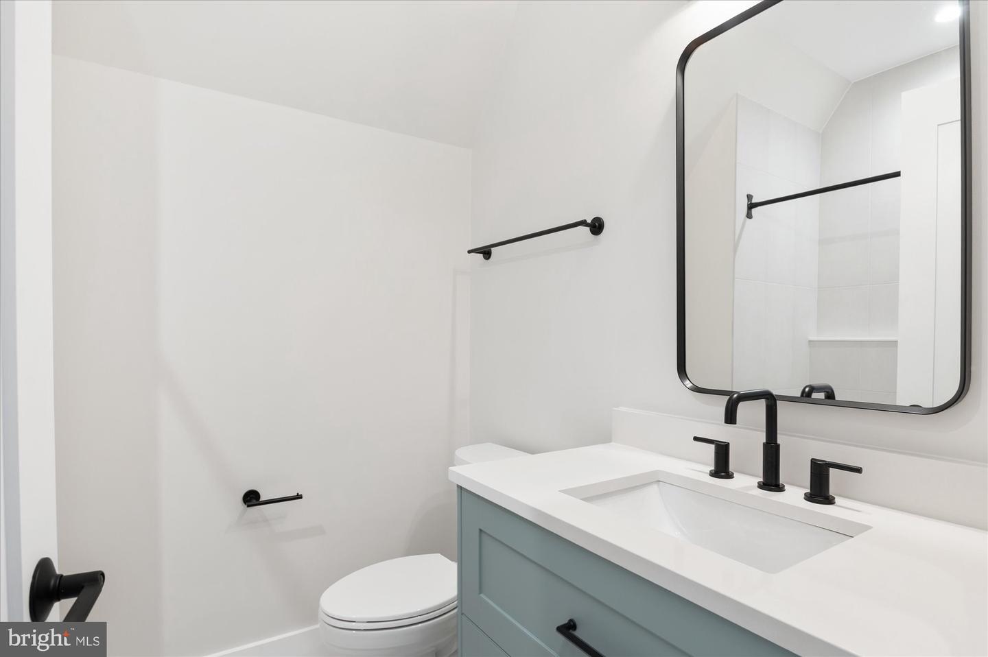 2929 N GREENCASTLE ST, ARLINGTON, Virginia 22207, 6 Bedrooms Bedrooms, ,6 BathroomsBathrooms,Residential,For sale,2929 N GREENCASTLE ST,VAAR2055410 MLS # VAAR2055410