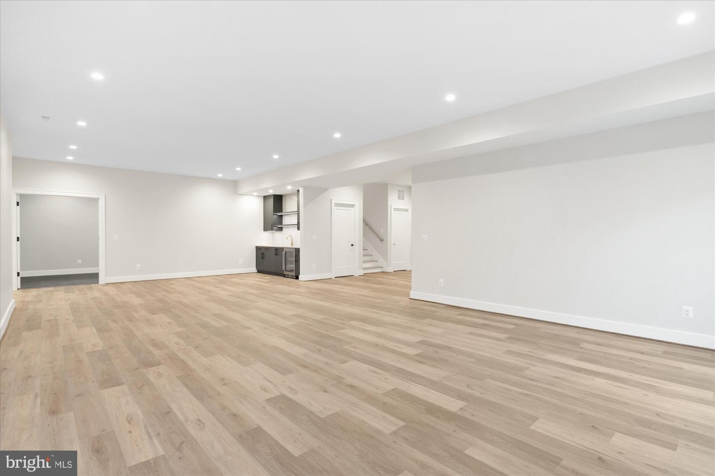 2929 N GREENCASTLE ST, ARLINGTON, Virginia 22207, 6 Bedrooms Bedrooms, ,6 BathroomsBathrooms,Residential,For sale,2929 N GREENCASTLE ST,VAAR2055410 MLS # VAAR2055410