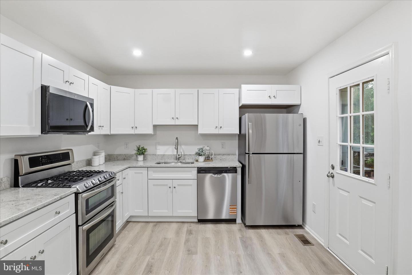 1858 HEATHER GLEN CT, WOODBRIDGE, Virginia 22191, 4 Bedrooms Bedrooms, ,3 BathroomsBathrooms,Residential,For sale,1858 HEATHER GLEN CT,VAPW2106786 MLS # VAPW2106786 1858 HEATHER GLEN CT, WOODBRIDGE, Virginia 22191, 4 Bedrooms Bedrooms, ,3 BathroomsBathrooms,Residential,For sale,1858 HEATHER GLEN CT,VAPW2106786 MLS # VAPW2106786