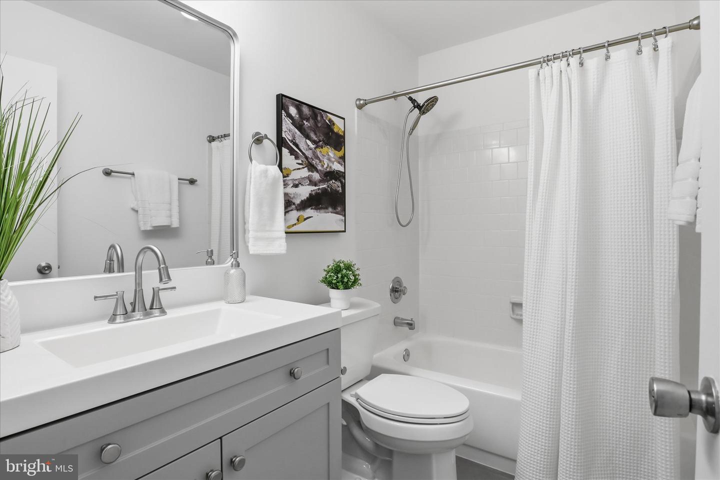 1858 HEATHER GLEN CT, WOODBRIDGE, Virginia 22191, 4 Bedrooms Bedrooms, ,3 BathroomsBathrooms,Residential,For sale,1858 HEATHER GLEN CT,VAPW2106786 MLS # VAPW2106786 1858 HEATHER GLEN CT, WOODBRIDGE, Virginia 22191, 4 Bedrooms Bedrooms, ,3 BathroomsBathrooms,Residential,For sale,1858 HEATHER GLEN CT,VAPW2106786 MLS # VAPW2106786