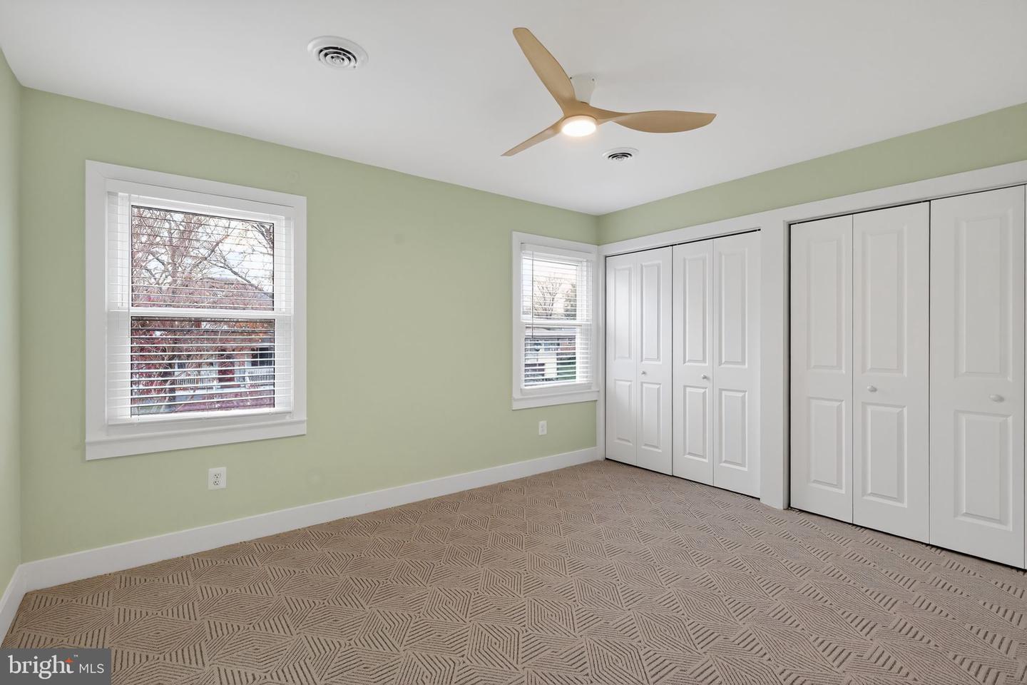 1943 S LOWELL ST, ARLINGTON, Virginia 22204, 2 Bedrooms Bedrooms, ,2 BathroomsBathrooms,Residential,For sale,1943 S LOWELL ST,VAAR2066308 MLS # VAAR2066308