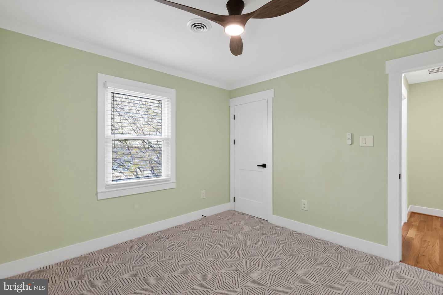 1943 S LOWELL ST, ARLINGTON, Virginia 22204, 2 Bedrooms Bedrooms, ,2 BathroomsBathrooms,Residential,For sale,1943 S LOWELL ST,VAAR2066308 MLS # VAAR2066308