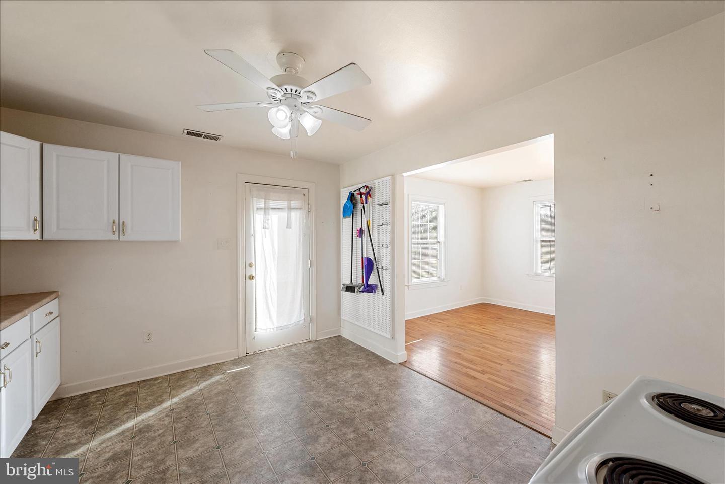 2003 SENSENY RD, WINCHESTER, Virginia 22602, 2 Bedrooms Bedrooms, ,1 BathroomBathrooms,Residential,For sale,2003 SENSENY RD,VAFV2038182 MLS # VAFV2038182