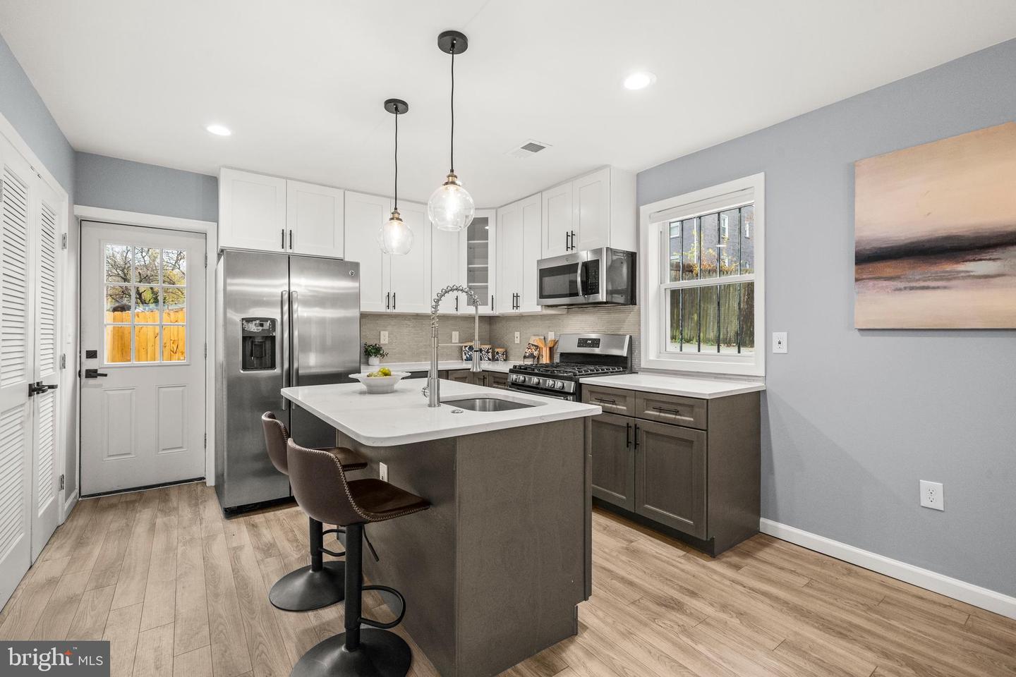 206 34TH ST SE, WASHINGTON, District Of Columbia 20019, 3 Bedrooms Bedrooms, ,2 BathroomsBathrooms,Residential,For sale,206 34TH ST SE,DCDC2232956 MLS # DCDC2232956