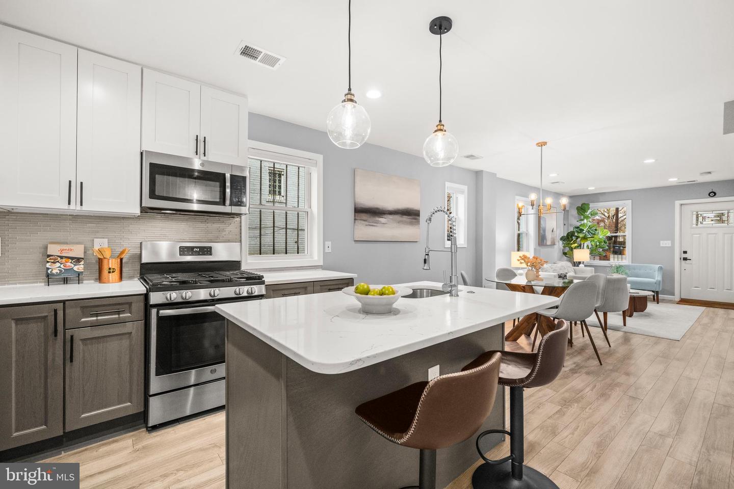 206 34TH ST SE, WASHINGTON, District Of Columbia 20019, 3 Bedrooms Bedrooms, ,2 BathroomsBathrooms,Residential,For sale,206 34TH ST SE,DCDC2232956 MLS # DCDC2232956