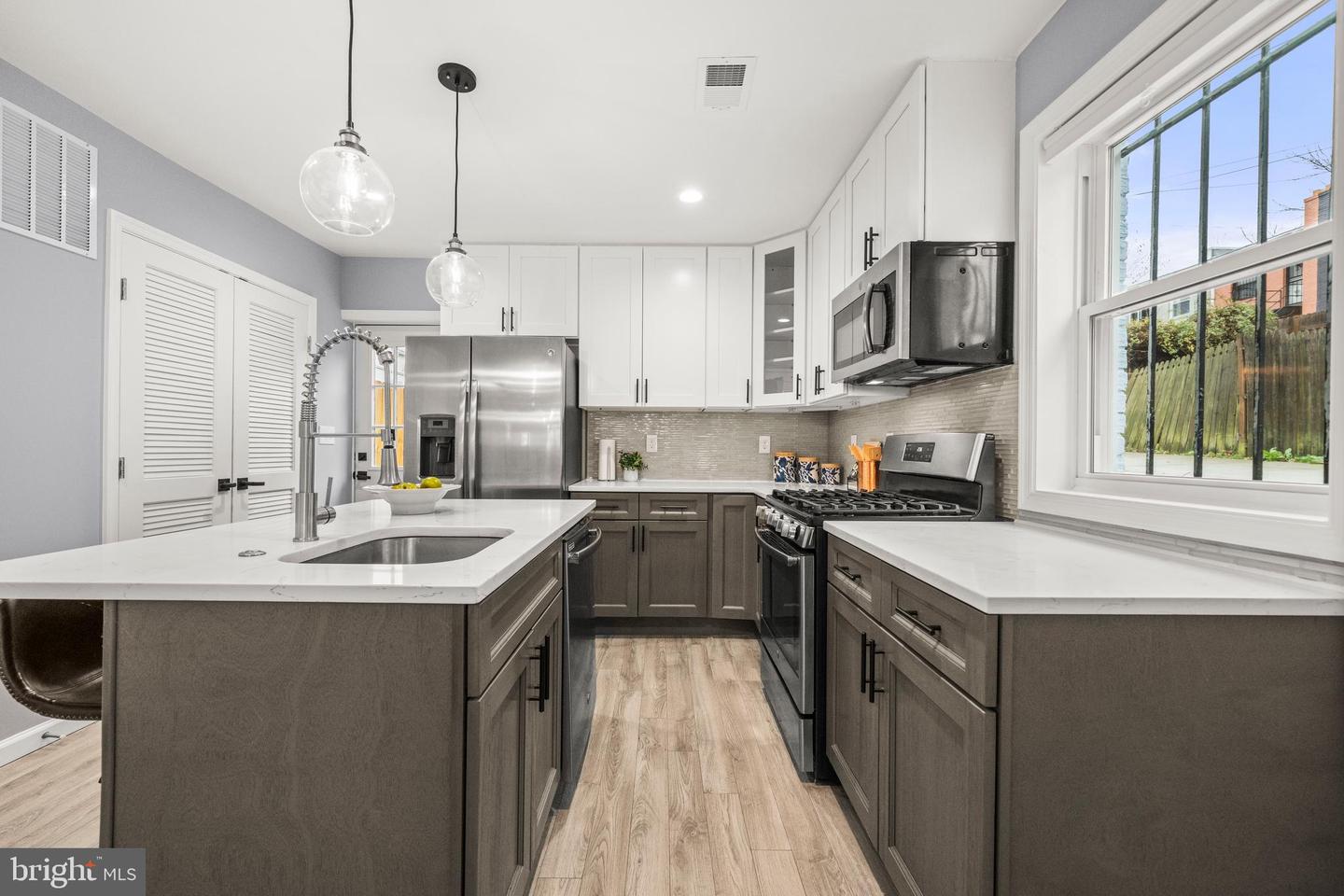 206 34TH ST SE, WASHINGTON, District Of Columbia 20019, 3 Bedrooms Bedrooms, ,2 BathroomsBathrooms,Residential,For sale,206 34TH ST SE,DCDC2232956 MLS # DCDC2232956