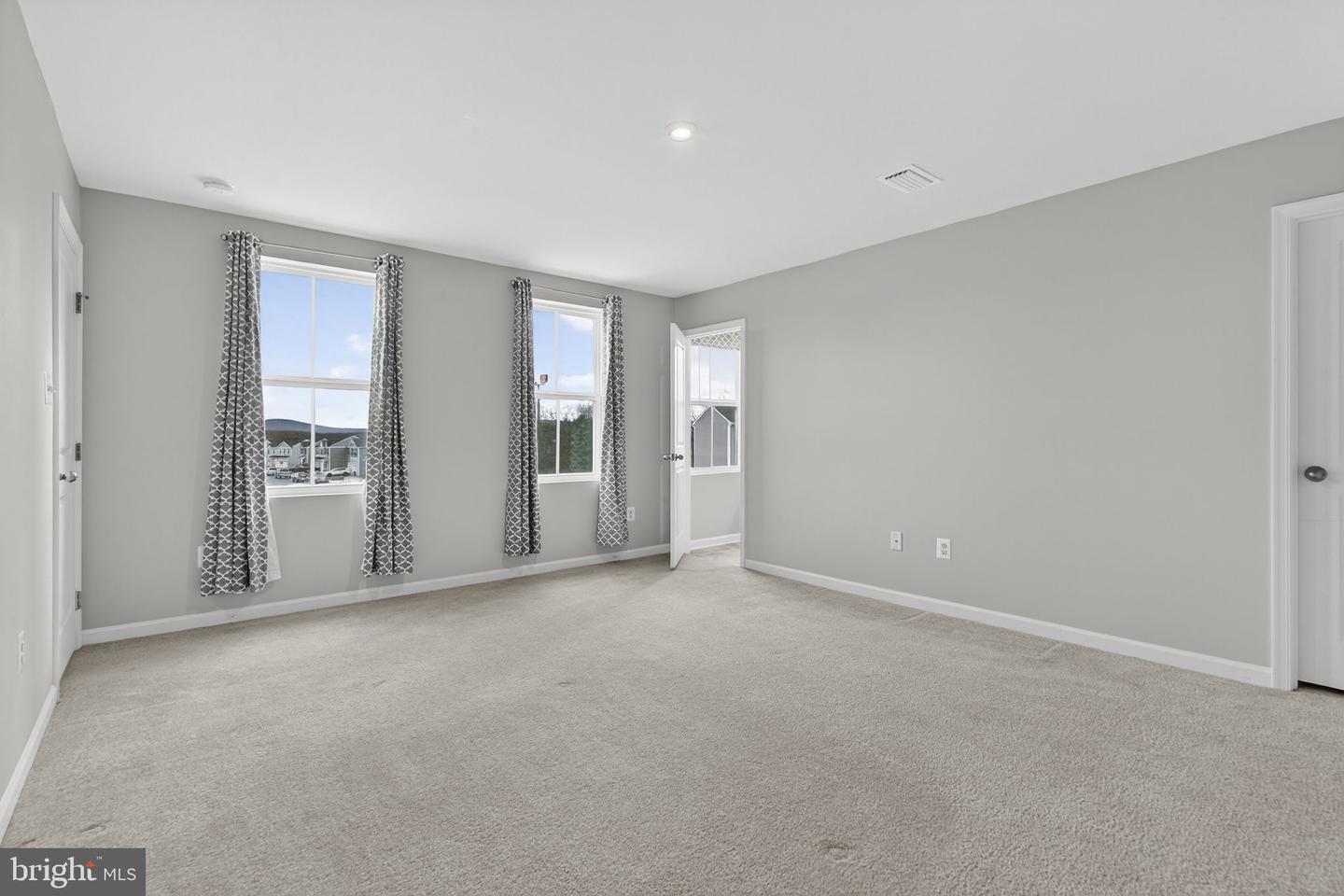 129 BIRMINGHAM, MIDDLETOWN, Virginia 22645, 4 Bedrooms Bedrooms, ,2 BathroomsBathrooms,Residential,For sale,129 BIRMINGHAM,VAFV2038238 MLS # VAFV2038238