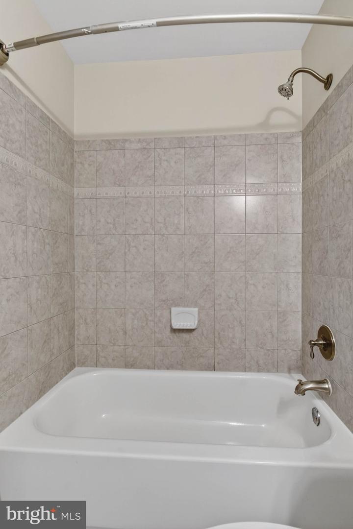 806 CATTAIL LN NE, LEESBURG, Virginia 20176, 4 Bedrooms Bedrooms, ,3 BathroomsBathrooms,Residential,For sale,806 CATTAIL LN NE,VALO2111772 MLS # VALO2111772