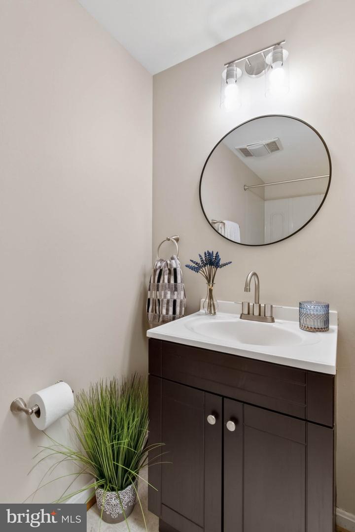 806 CATTAIL LN NE, LEESBURG, Virginia 20176, 4 Bedrooms Bedrooms, ,3 BathroomsBathrooms,Residential,For sale,806 CATTAIL LN NE,VALO2111772 MLS # VALO2111772