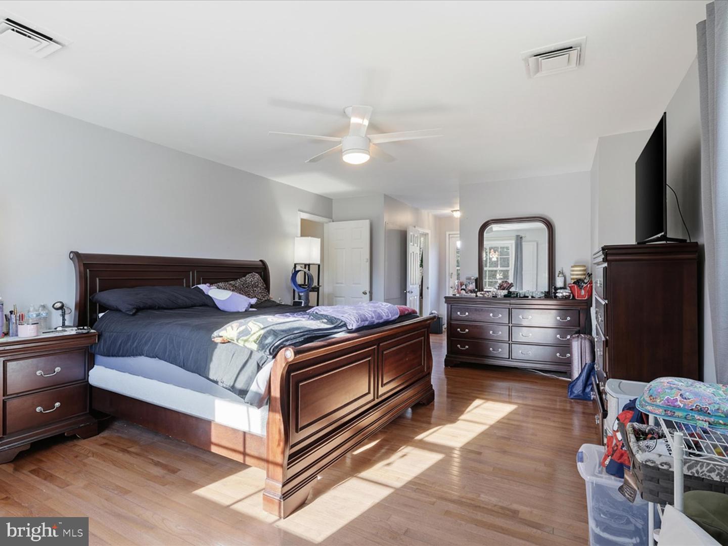 11130 CHAPEL RD, FAIRFAX STATION, Virginia 22039, 6 Bedrooms Bedrooms, ,4 BathroomsBathrooms,Residential,For sale,11130 CHAPEL RD,VAFX2280736 MLS # VAFX2280736