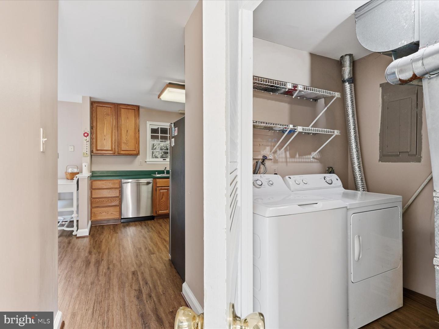 11130 CHAPEL RD, FAIRFAX STATION, Virginia 22039, 6 Bedrooms Bedrooms, ,4 BathroomsBathrooms,Residential,For sale,11130 CHAPEL RD,VAFX2280736 MLS # VAFX2280736