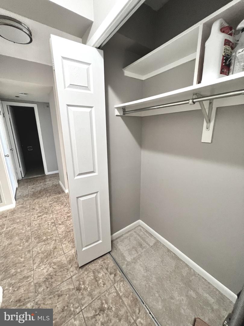 5501 SEMINARY RD #913S, FALLS CHURCH, Virginia 22041, 1 Bedroom Bedrooms, ,1 BathroomBathrooms,Residential,For sale,5501 SEMINARY RD #913S,VAFX2280994 MLS # VAFX2280994