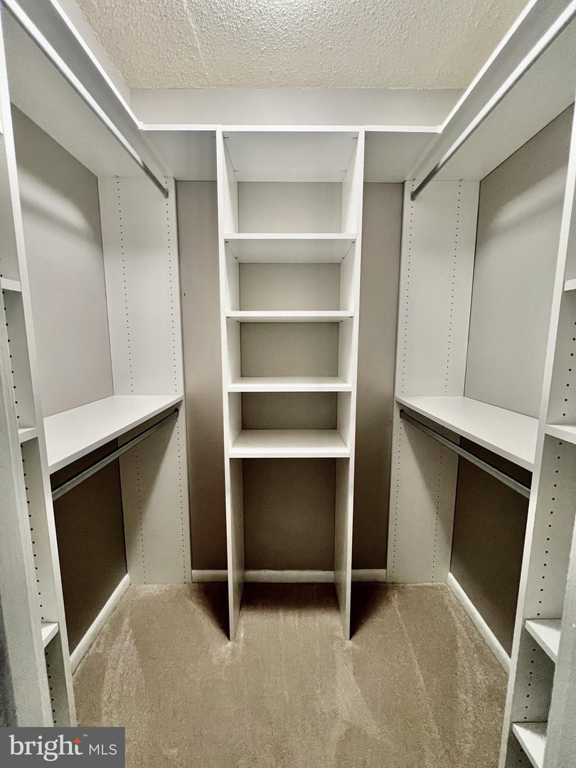 5501 SEMINARY RD #913S, FALLS CHURCH, Virginia 22041, 1 Bedroom Bedrooms, ,1 BathroomBathrooms,Residential,For sale,5501 SEMINARY RD #913S,VAFX2280994 MLS # VAFX2280994