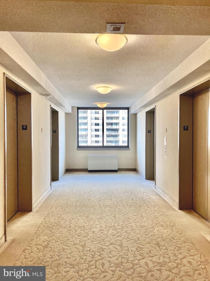 5501 SEMINARY RD #913S, FALLS CHURCH, Virginia 22041, 1 Bedroom Bedrooms, ,1 BathroomBathrooms,Residential,For sale,5501 SEMINARY RD #913S,VAFX2280994 MLS # VAFX2280994