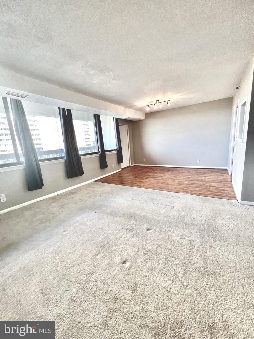 5501 SEMINARY RD #913S, FALLS CHURCH, Virginia 22041, 1 Bedroom Bedrooms, ,1 BathroomBathrooms,Residential,For sale,5501 SEMINARY RD #913S,VAFX2280994 MLS # VAFX2280994