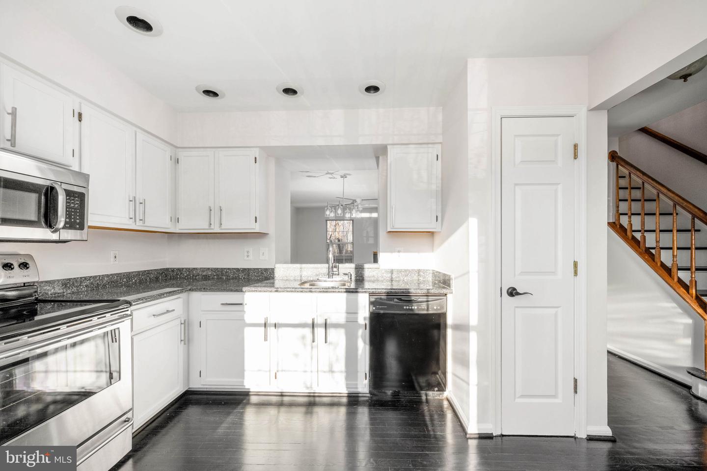 3681 DAHLGREN PL, DUMFRIES, Virginia 22026, 3 Bedrooms Bedrooms, 10 Rooms Rooms,2 BathroomsBathrooms,Residential,For sale,3681 DAHLGREN PL,VAPW2108526 MLS # VAPW2108526