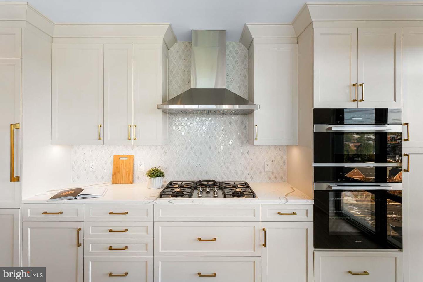 6718 LOWELL AVE #702, MCLEAN, Virginia 22101, 2 Bedrooms Bedrooms, ,2 BathroomsBathrooms,Residential,For sale,6718 LOWELL AVE #702,VAFX2281014 MLS # VAFX2281014