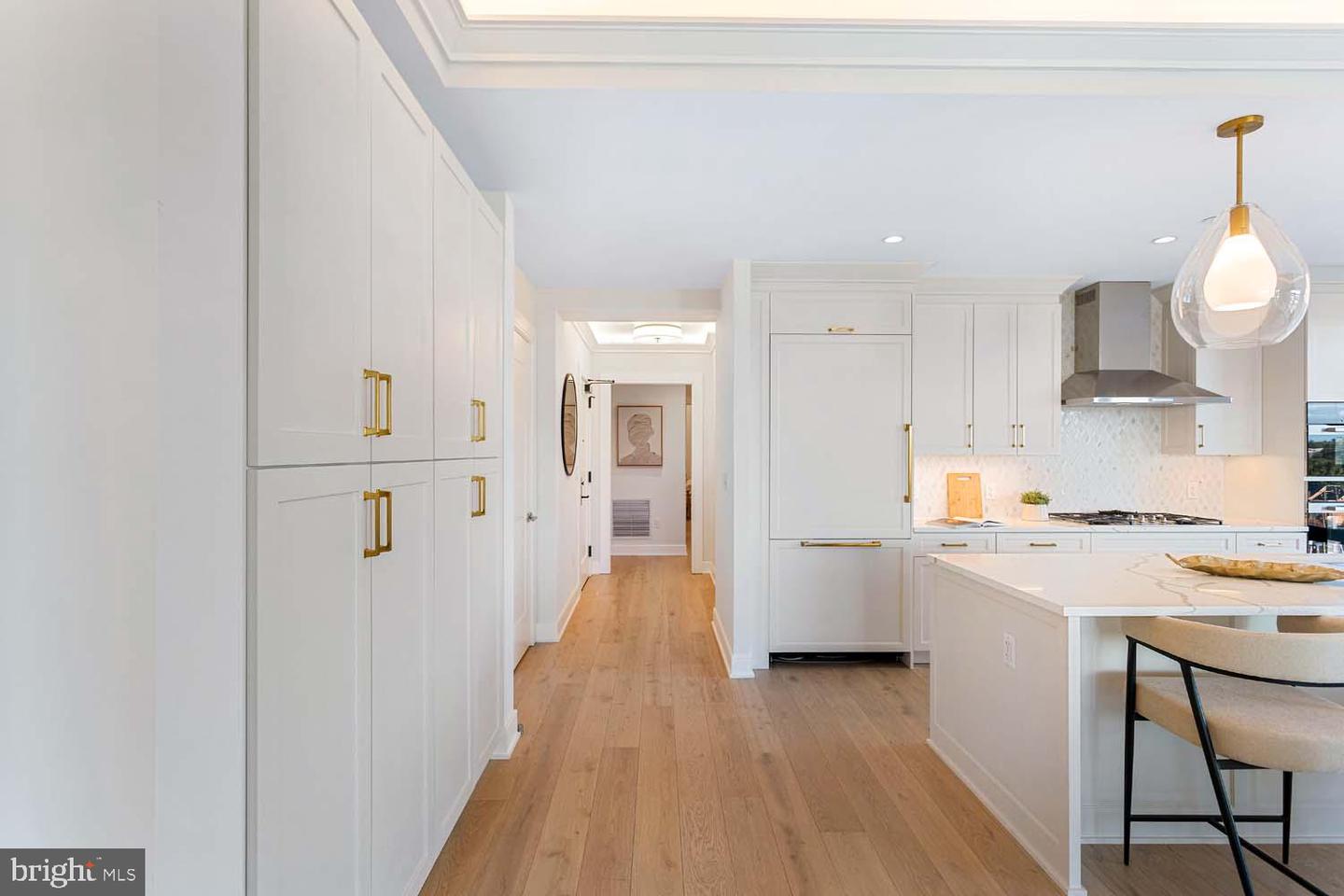 6718 LOWELL AVE #702, MCLEAN, Virginia 22101, 2 Bedrooms Bedrooms, ,2 BathroomsBathrooms,Residential,For sale,6718 LOWELL AVE #702,VAFX2281014 MLS # VAFX2281014