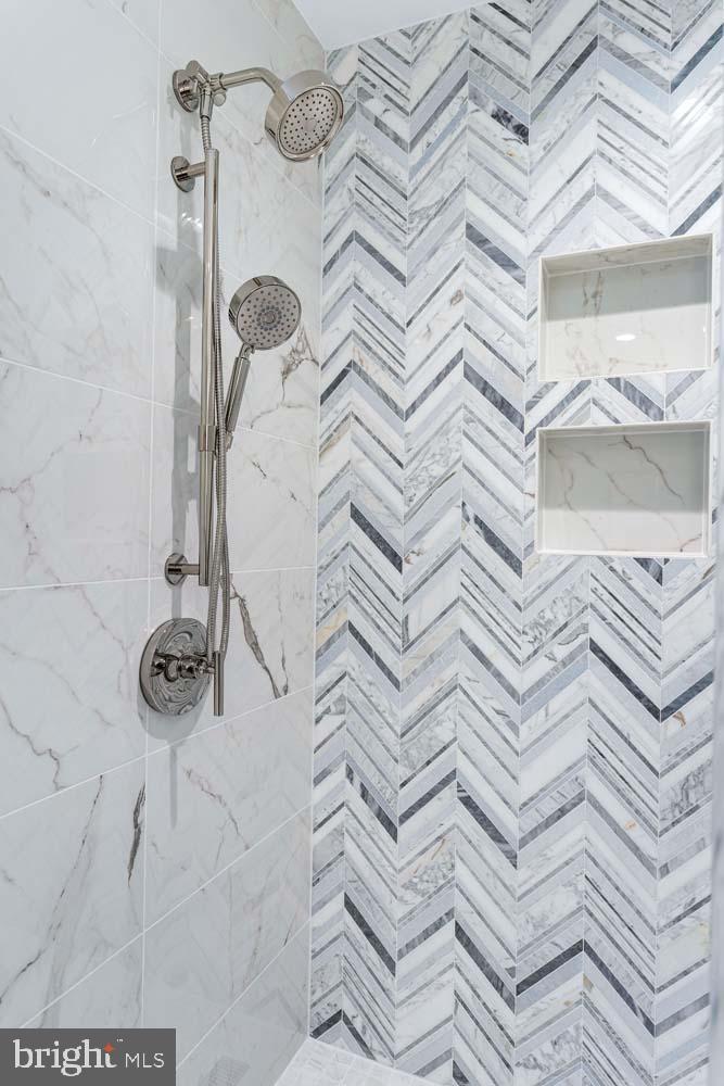 6718 LOWELL AVE #702, MCLEAN, Virginia 22101, 2 Bedrooms Bedrooms, ,2 BathroomsBathrooms,Residential,For sale,6718 LOWELL AVE #702,VAFX2281014 MLS # VAFX2281014