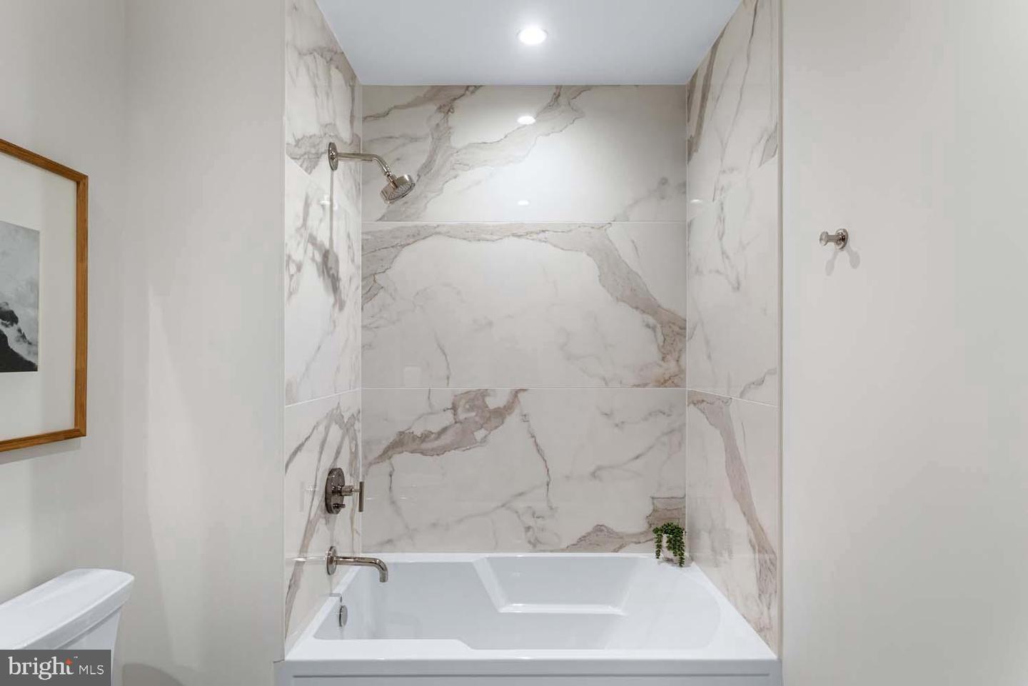 6718 LOWELL AVE #702, MCLEAN, Virginia 22101, 2 Bedrooms Bedrooms, ,2 BathroomsBathrooms,Residential,For sale,6718 LOWELL AVE #702,VAFX2281014 MLS # VAFX2281014