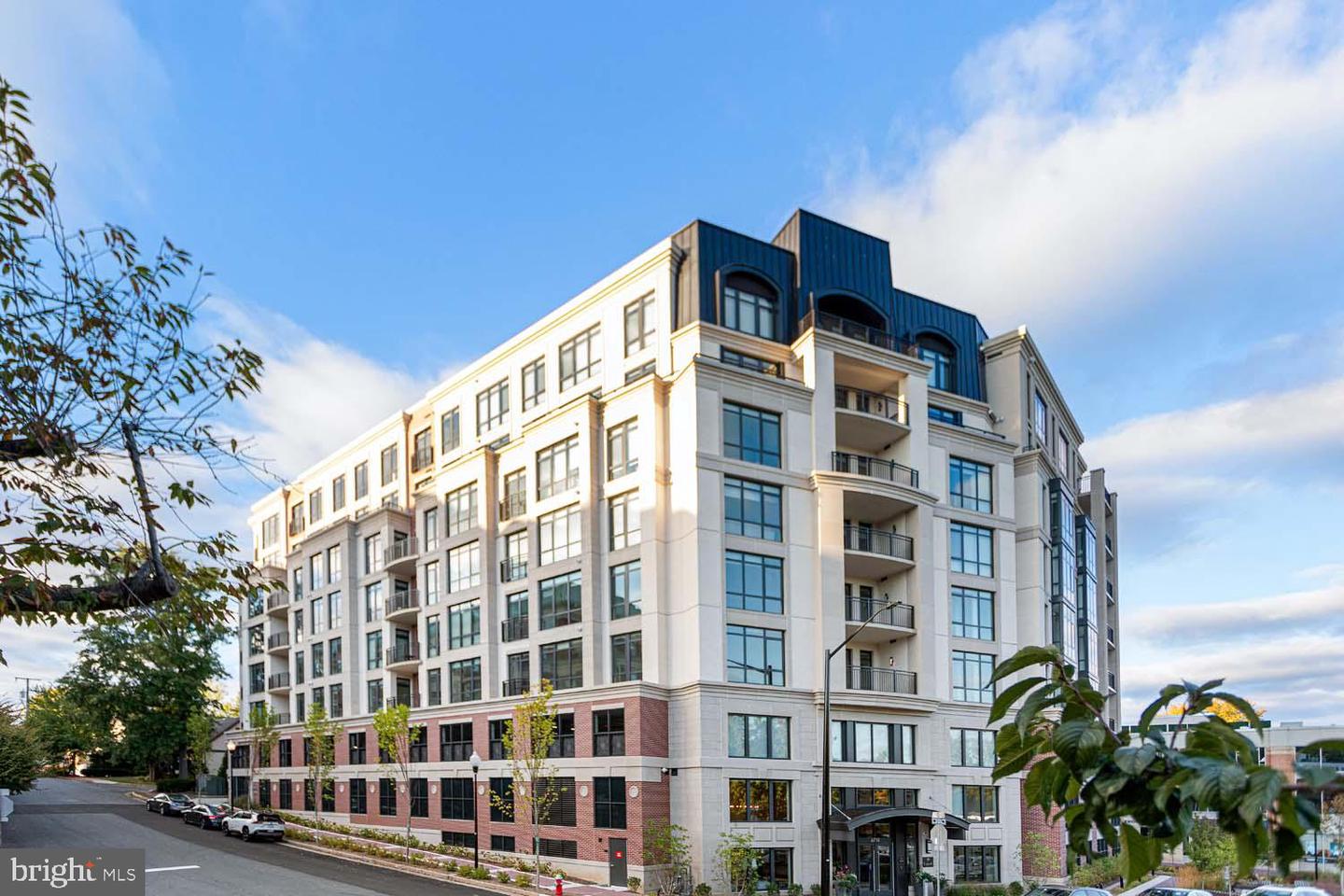 6718 LOWELL AVE #702, MCLEAN, Virginia 22101, 2 Bedrooms Bedrooms, ,2 BathroomsBathrooms,Residential,For sale,6718 LOWELL AVE #702,VAFX2281014 MLS # VAFX2281014