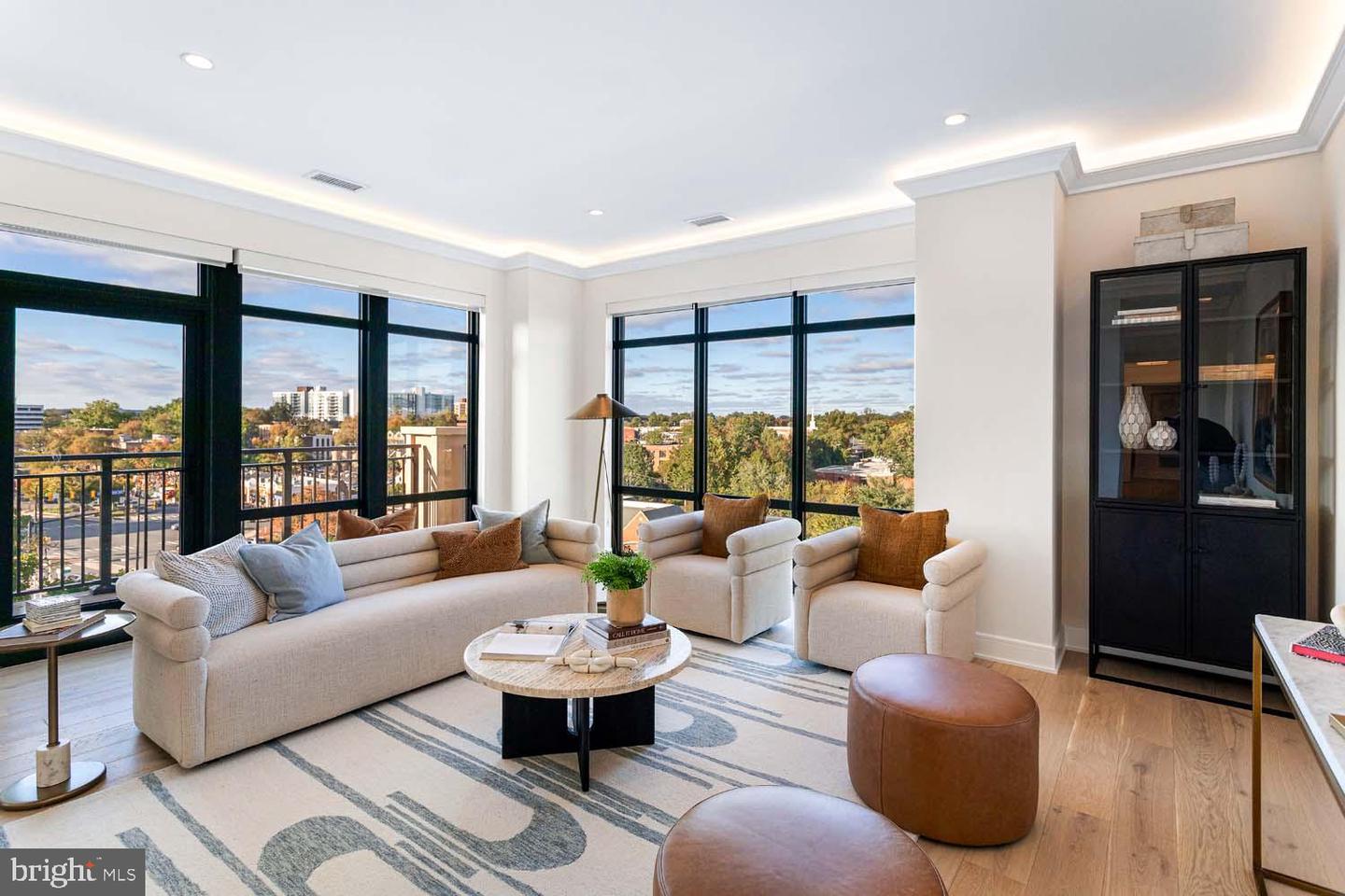 6718 LOWELL AVE #702, MCLEAN, Virginia 22101, 2 Bedrooms Bedrooms, ,2 BathroomsBathrooms,Residential,For sale,6718 LOWELL AVE #702,VAFX2281014 MLS # VAFX2281014