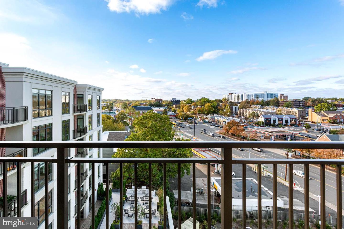 6718 LOWELL AVE #702, MCLEAN, Virginia 22101, 2 Bedrooms Bedrooms, ,2 BathroomsBathrooms,Residential,For sale,6718 LOWELL AVE #702,VAFX2281014 MLS # VAFX2281014