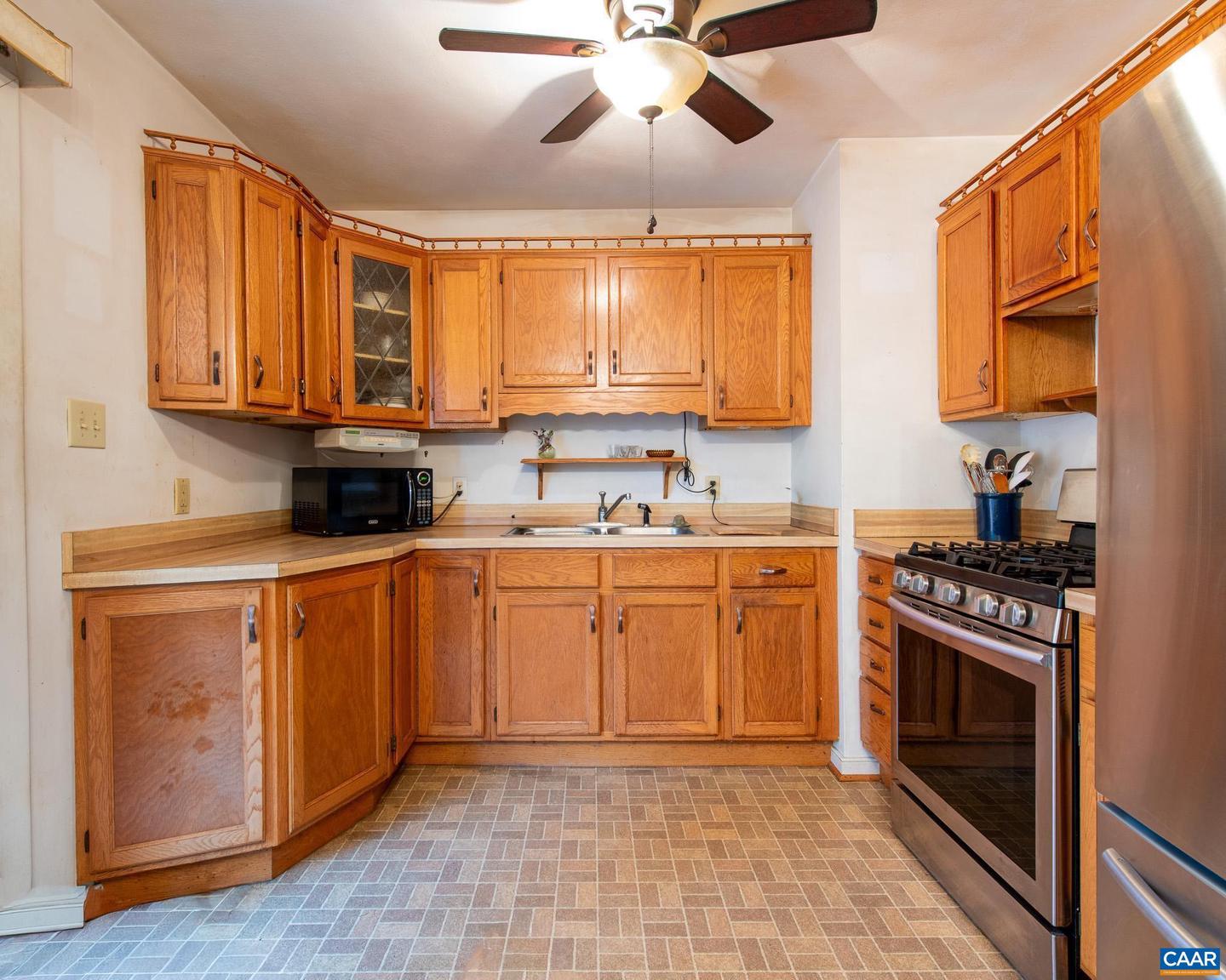 1211 HOLMES AVE, CHARLOTTESVILLE, Virginia 22901, 3 Bedrooms Bedrooms, ,1 BathroomBathrooms,Residential,For sale,1211 HOLMES AVE,671559 MLS # 671559 1211 HOLMES AVE, CHARLOTTESVILLE, Virginia 22901, 3 Bedrooms Bedrooms, ,1 BathroomBathrooms,Residential,For sale,1211 HOLMES AVE,671559 MLS # 671559