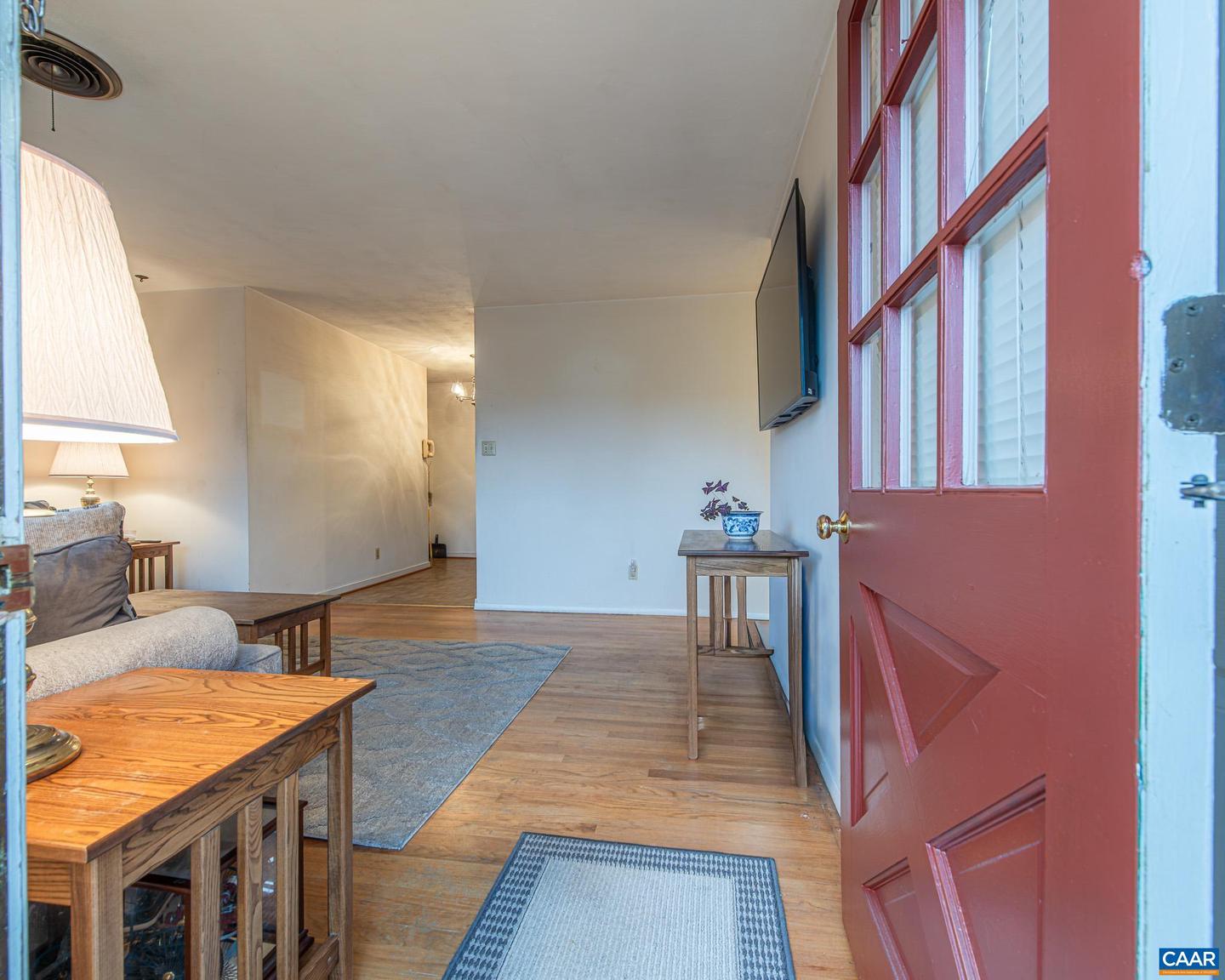 1211 HOLMES AVE, CHARLOTTESVILLE, Virginia 22901, 3 Bedrooms Bedrooms, ,1 BathroomBathrooms,Residential,For sale,1211 HOLMES AVE,671559 MLS # 671559 1211 HOLMES AVE, CHARLOTTESVILLE, Virginia 22901, 3 Bedrooms Bedrooms, ,1 BathroomBathrooms,Residential,For sale,1211 HOLMES AVE,671559 MLS # 671559