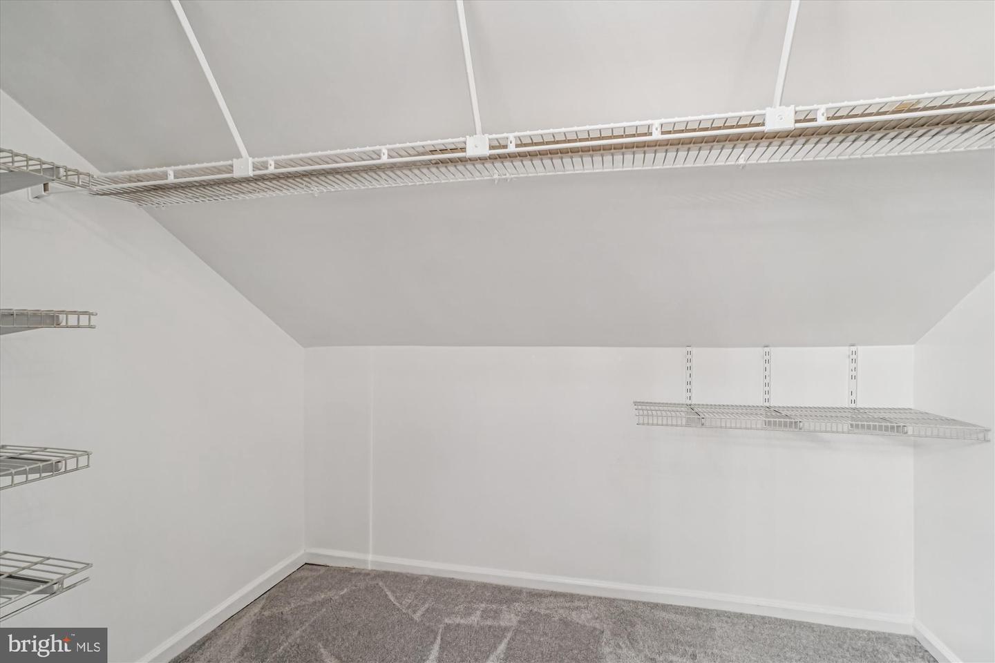 7592-K LAKESIDE VILLAGE DR, FALLS CHURCH, Virginia 22042, 1 Bedroom Bedrooms, ,1 BathroomBathrooms,Residential,For sale,7592-K LAKESIDE VILLAGE DR,VAFX2281052 MLS # VAFX2281052