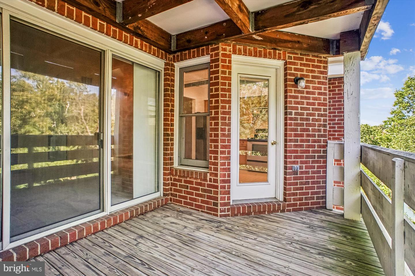 7592-K LAKESIDE VILLAGE DR, FALLS CHURCH, Virginia 22042, 1 Bedroom Bedrooms, ,1 BathroomBathrooms,Residential,For sale,7592-K LAKESIDE VILLAGE DR,VAFX2281052 MLS # VAFX2281052