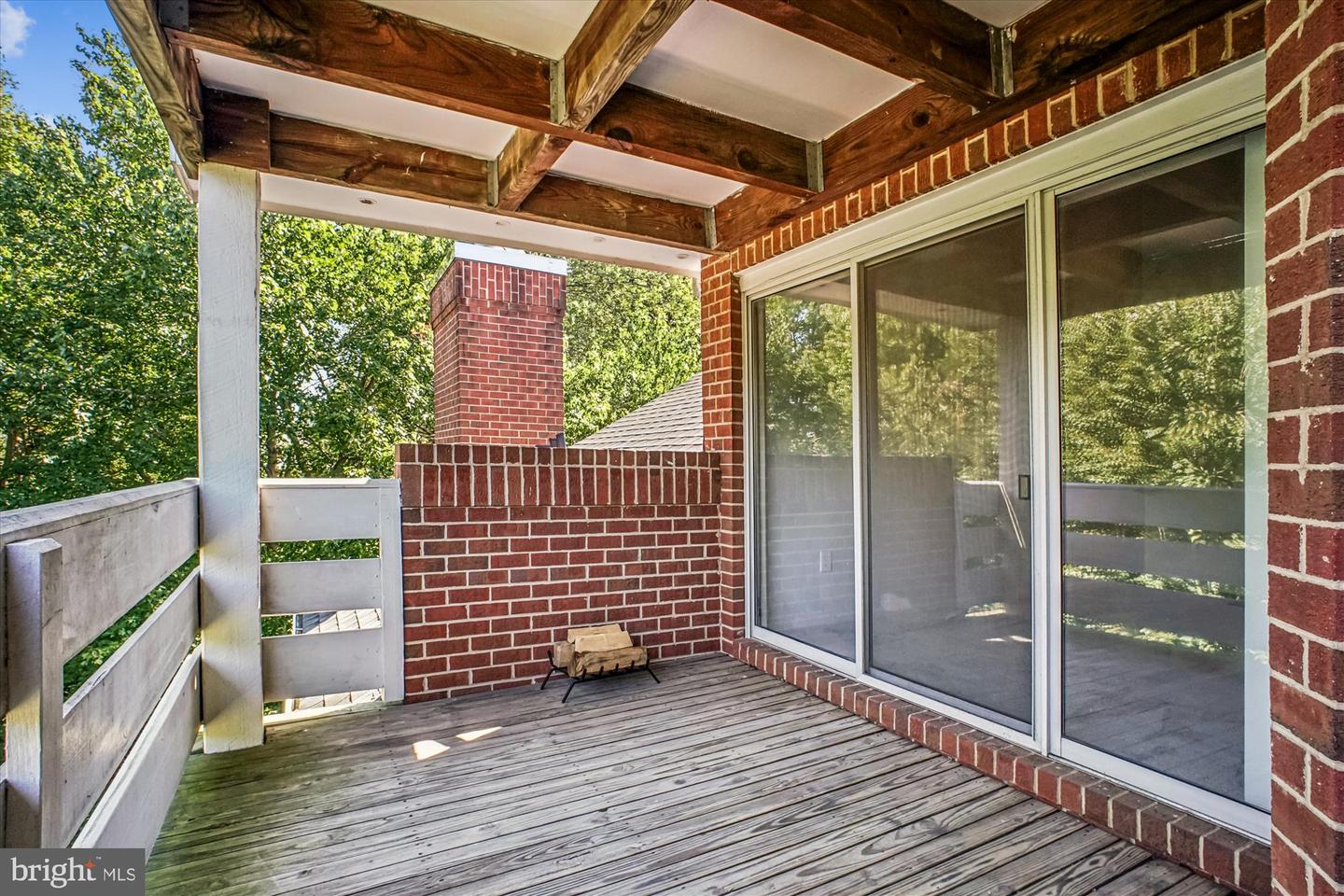 7592-K LAKESIDE VILLAGE DR, FALLS CHURCH, Virginia 22042, 1 Bedroom Bedrooms, ,1 BathroomBathrooms,Residential,For sale,7592-K LAKESIDE VILLAGE DR,VAFX2281052 MLS # VAFX2281052