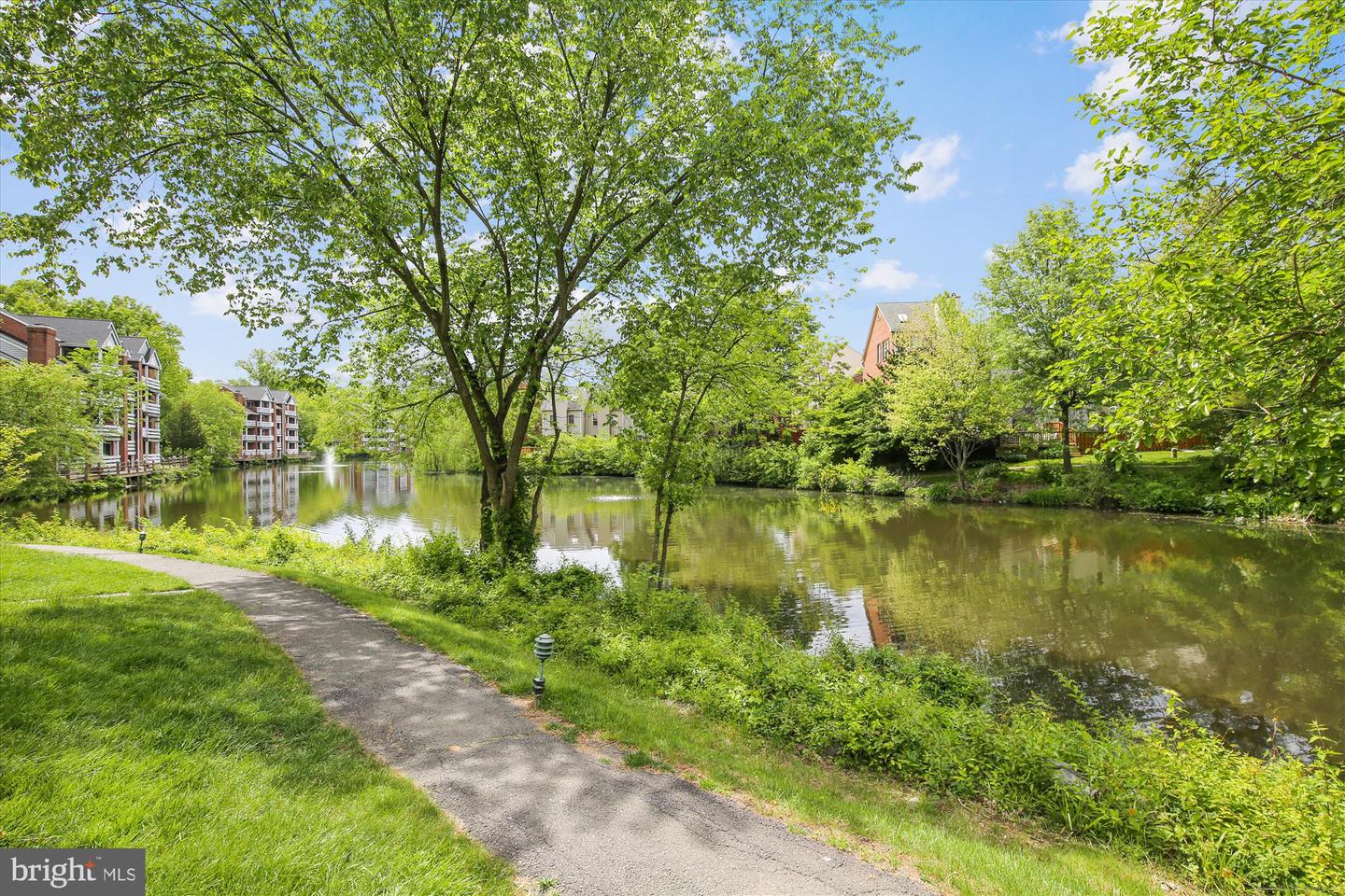 7592-K LAKESIDE VILLAGE DR, FALLS CHURCH, Virginia 22042, 1 Bedroom Bedrooms, ,1 BathroomBathrooms,Residential,For sale,7592-K LAKESIDE VILLAGE DR,VAFX2281052 MLS # VAFX2281052