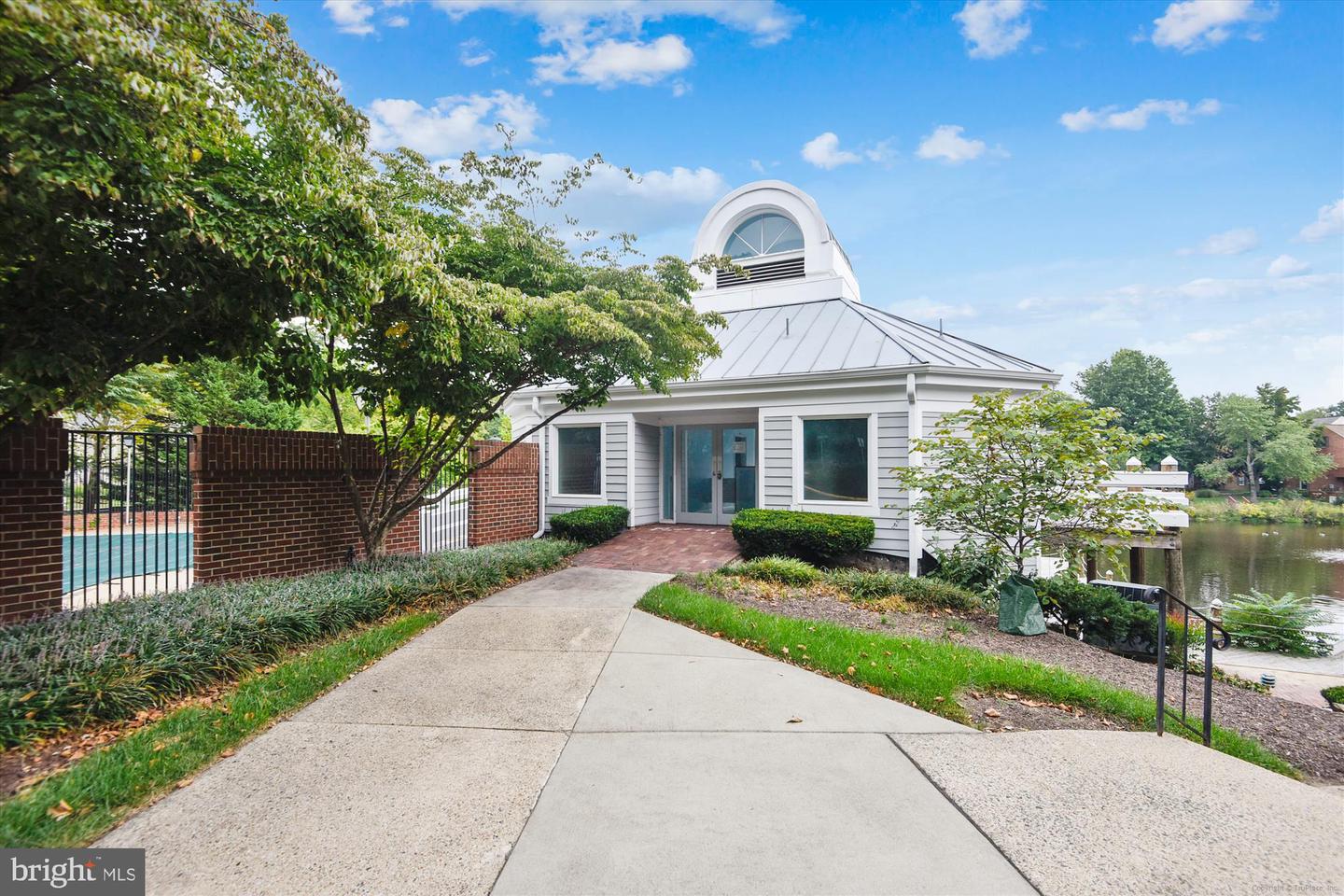 7592-K LAKESIDE VILLAGE DR, FALLS CHURCH, Virginia 22042, 1 Bedroom Bedrooms, ,1 BathroomBathrooms,Residential,For sale,7592-K LAKESIDE VILLAGE DR,VAFX2281052 MLS # VAFX2281052