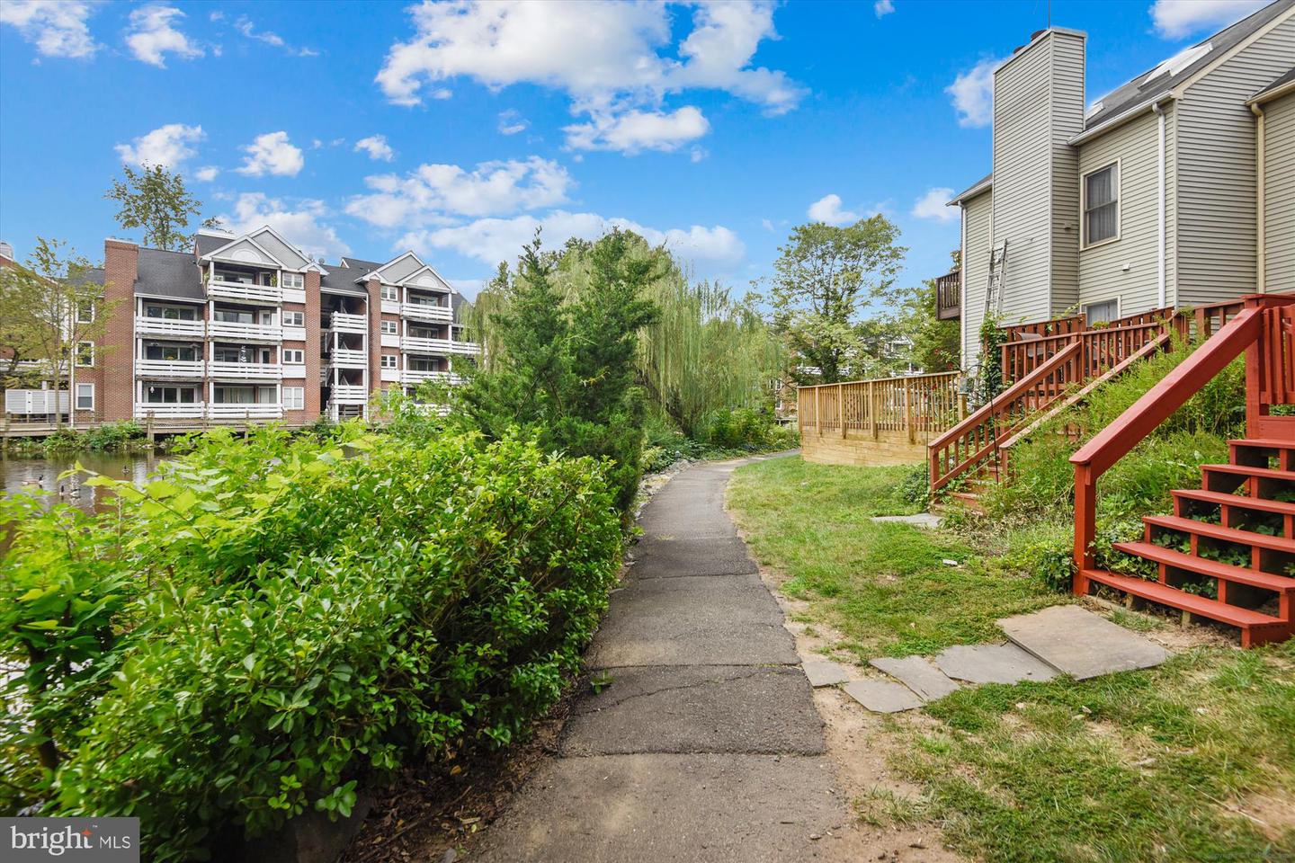 7592-K LAKESIDE VILLAGE DR, FALLS CHURCH, Virginia 22042, 1 Bedroom Bedrooms, ,1 BathroomBathrooms,Residential,For sale,7592-K LAKESIDE VILLAGE DR,VAFX2281052 MLS # VAFX2281052