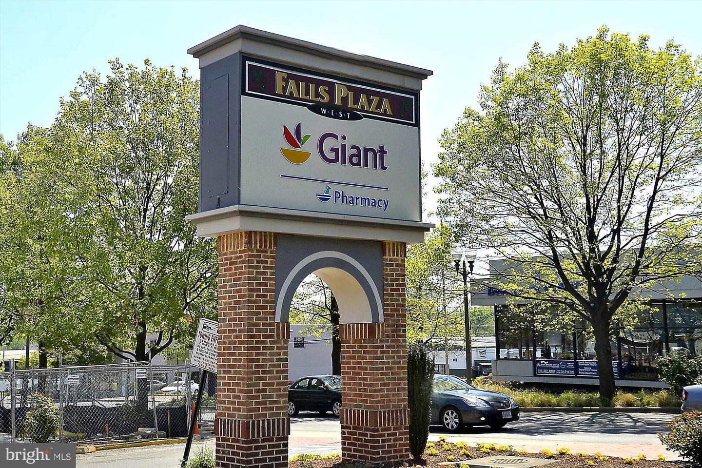 7592-K LAKESIDE VILLAGE DR, FALLS CHURCH, Virginia 22042, 1 Bedroom Bedrooms, ,1 BathroomBathrooms,Residential,For sale,7592-K LAKESIDE VILLAGE DR,VAFX2281052 MLS # VAFX2281052