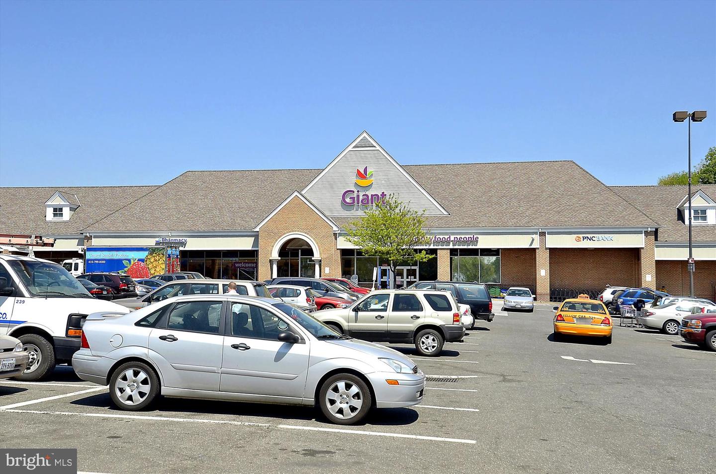 7592-K LAKESIDE VILLAGE DR, FALLS CHURCH, Virginia 22042, 1 Bedroom Bedrooms, ,1 BathroomBathrooms,Residential,For sale,7592-K LAKESIDE VILLAGE DR,VAFX2281052 MLS # VAFX2281052