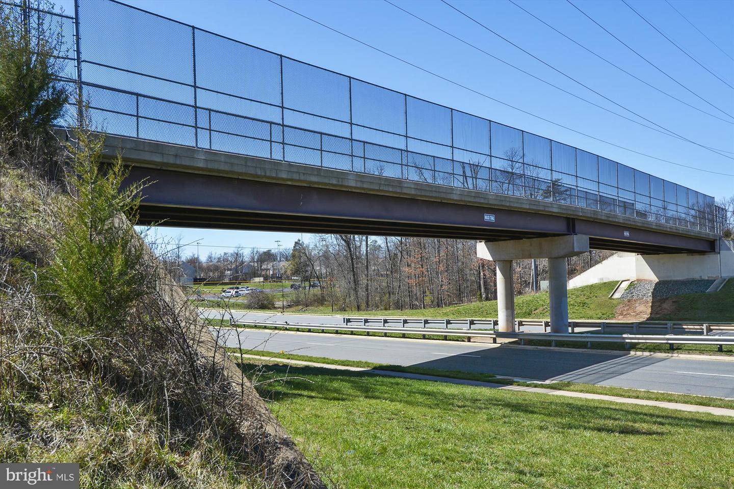 7592-K LAKESIDE VILLAGE DR, FALLS CHURCH, Virginia 22042, 1 Bedroom Bedrooms, ,1 BathroomBathrooms,Residential,For sale,7592-K LAKESIDE VILLAGE DR,VAFX2281052 MLS # VAFX2281052